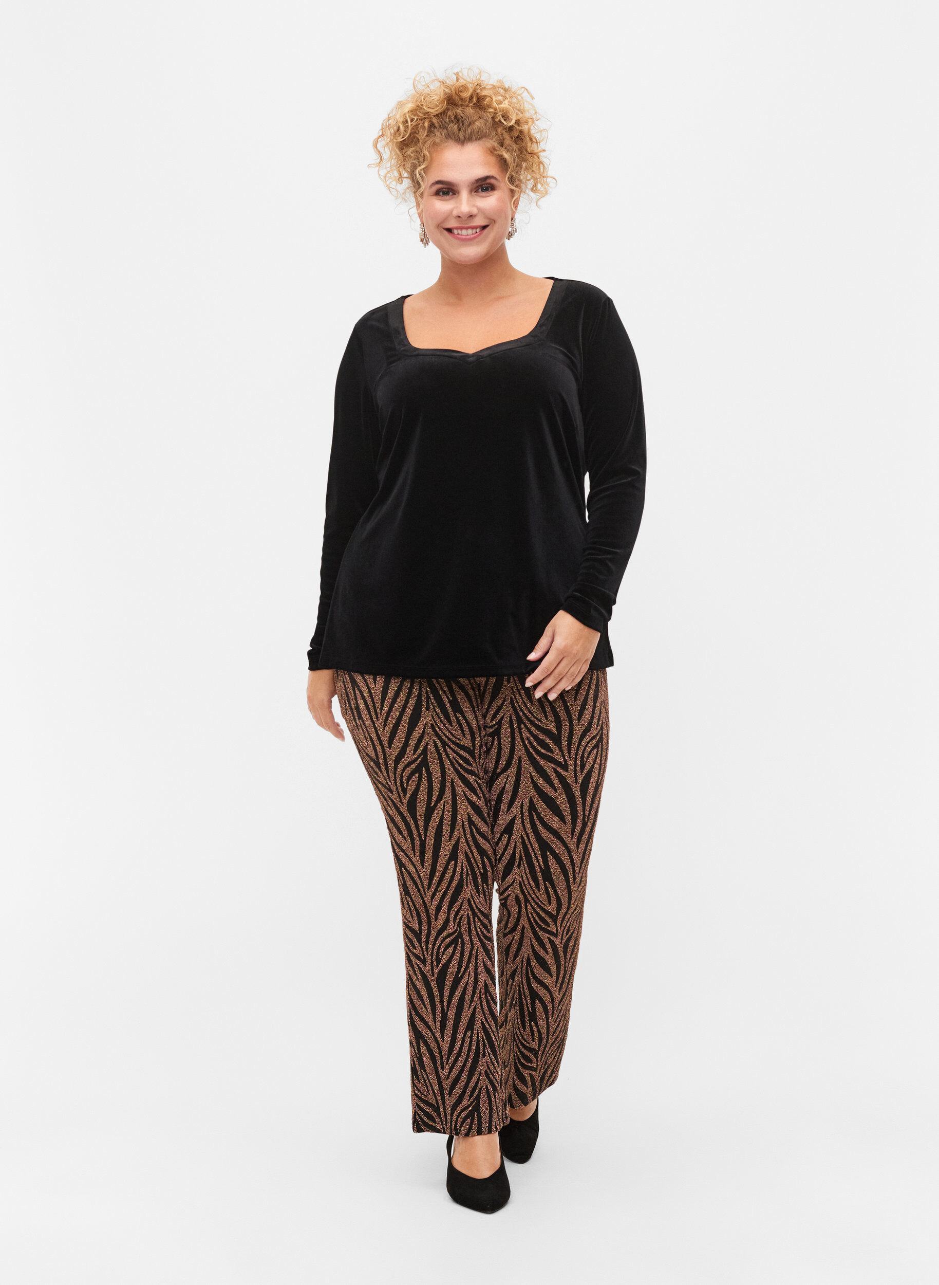 Zizzi Velour top with long sleeves, Black, Model image number 2