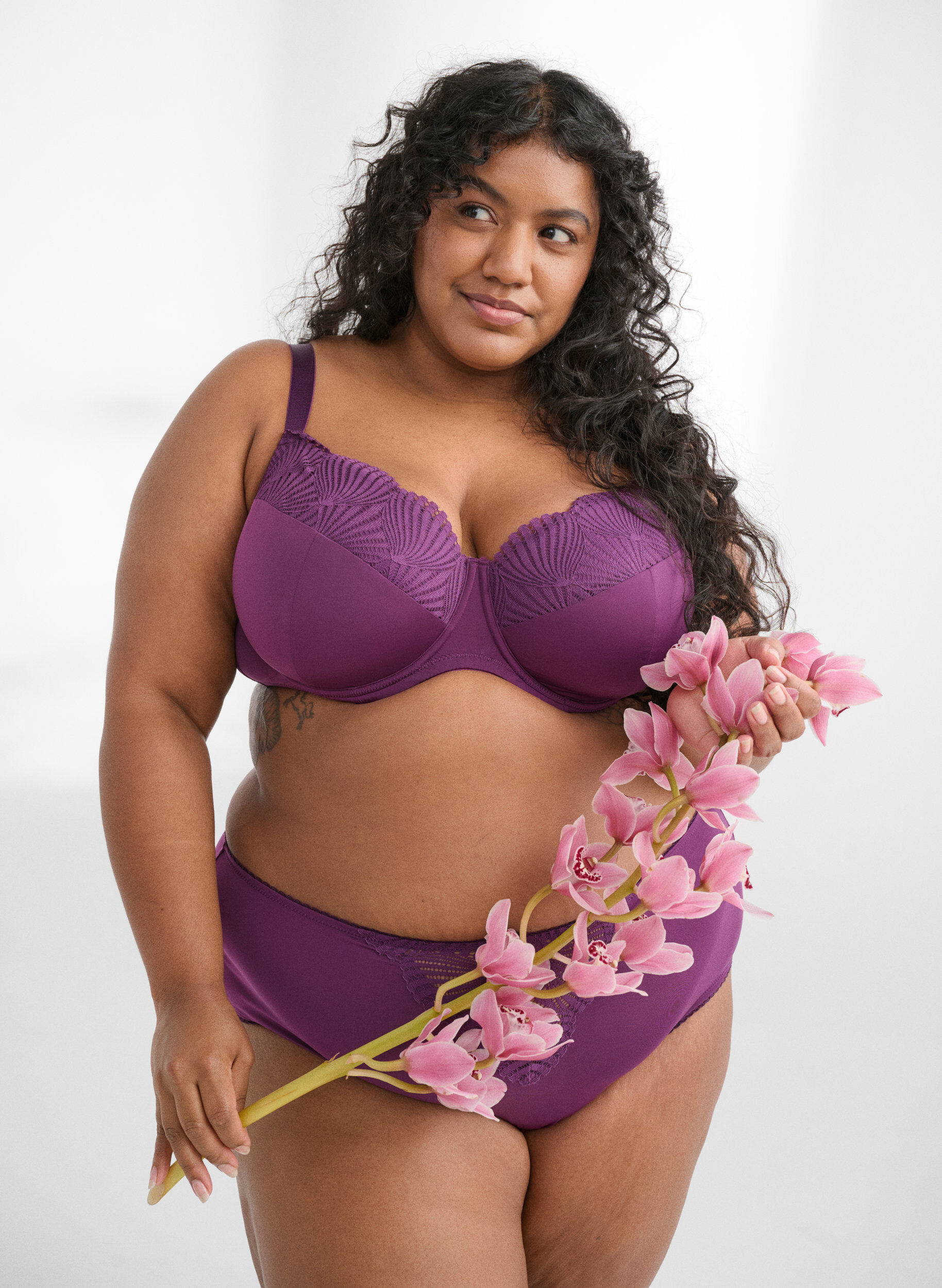 Zizzi Usztywniany biustonosz z koronkowymi detalami, Ciemnobordowy, Image image number 0