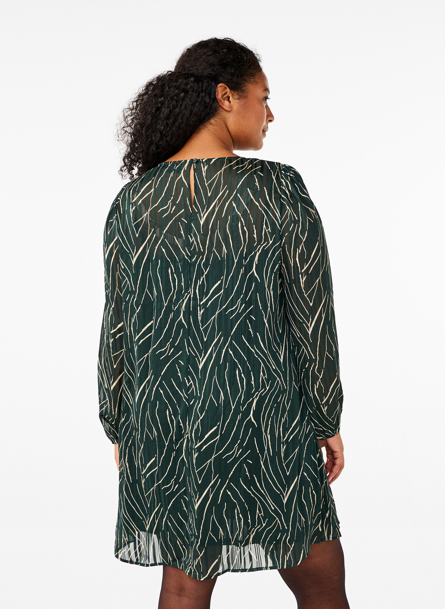 Zizzi Kr&oacute;tka sukienka z nadrukiem i okraglym dekoltem, Scarab Safari AOP, Model image number 1