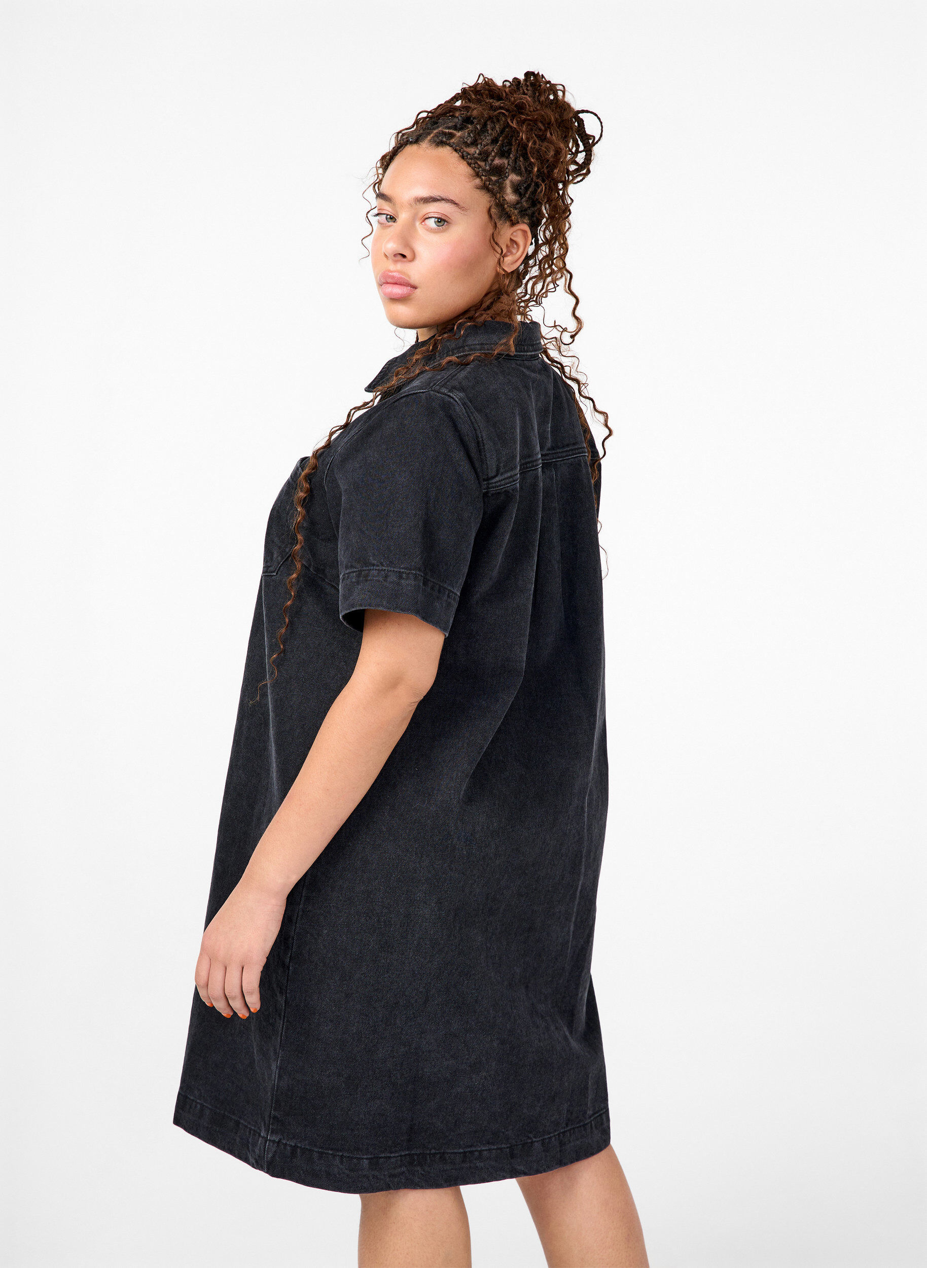 Zizzi Dluga dzinsowa koszula z kr&oacute;tkimi rekawami, Grey Washed, Model image number 1