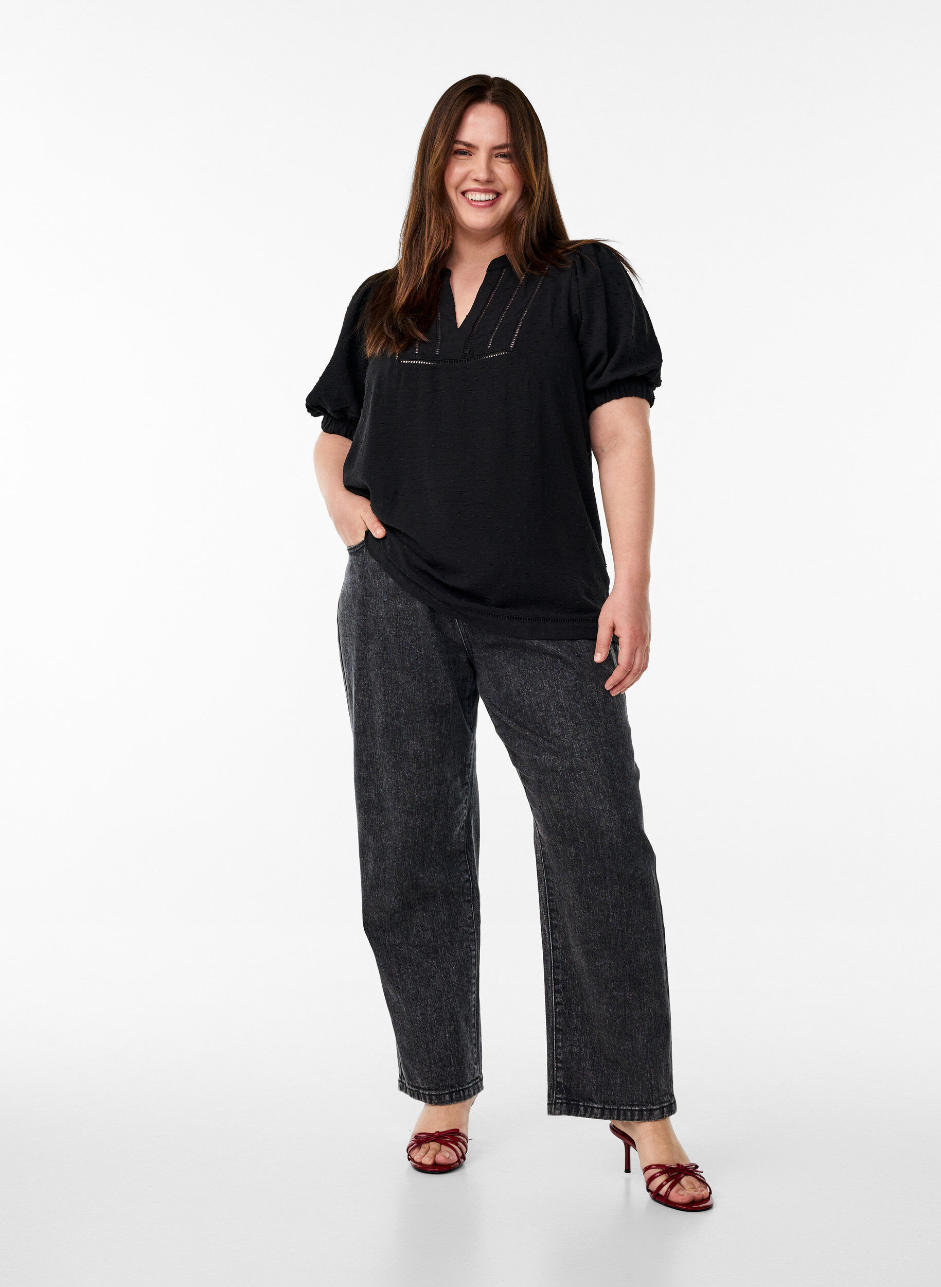 Zizzi Bluzka z kr&oacute;tkimi bufiastymi rekawami i faktura w kropki, Black, Model image number 2