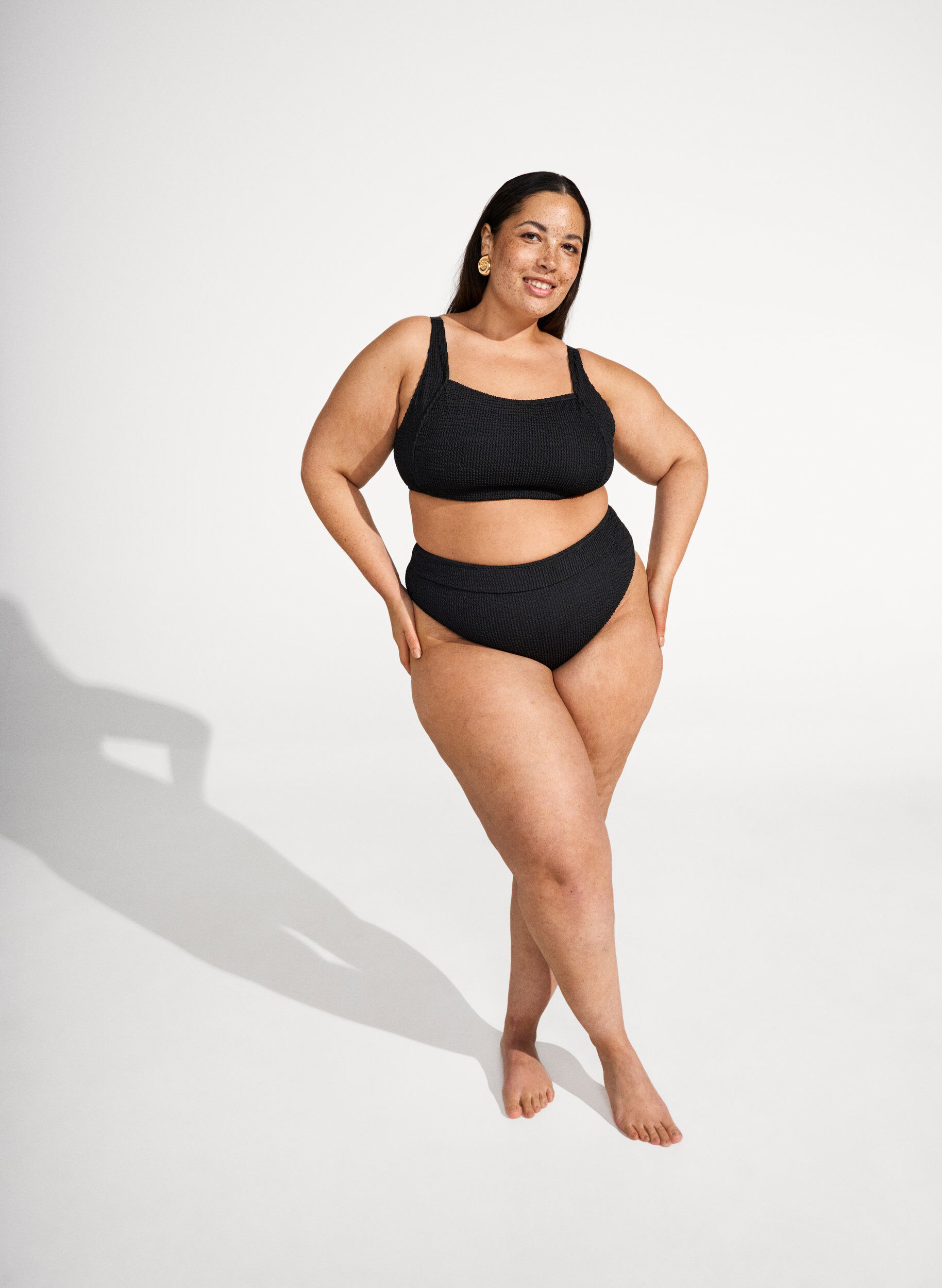 Zizzi Brazylijskie figi damskie bikini z krepy, Czarne, Image image number 0