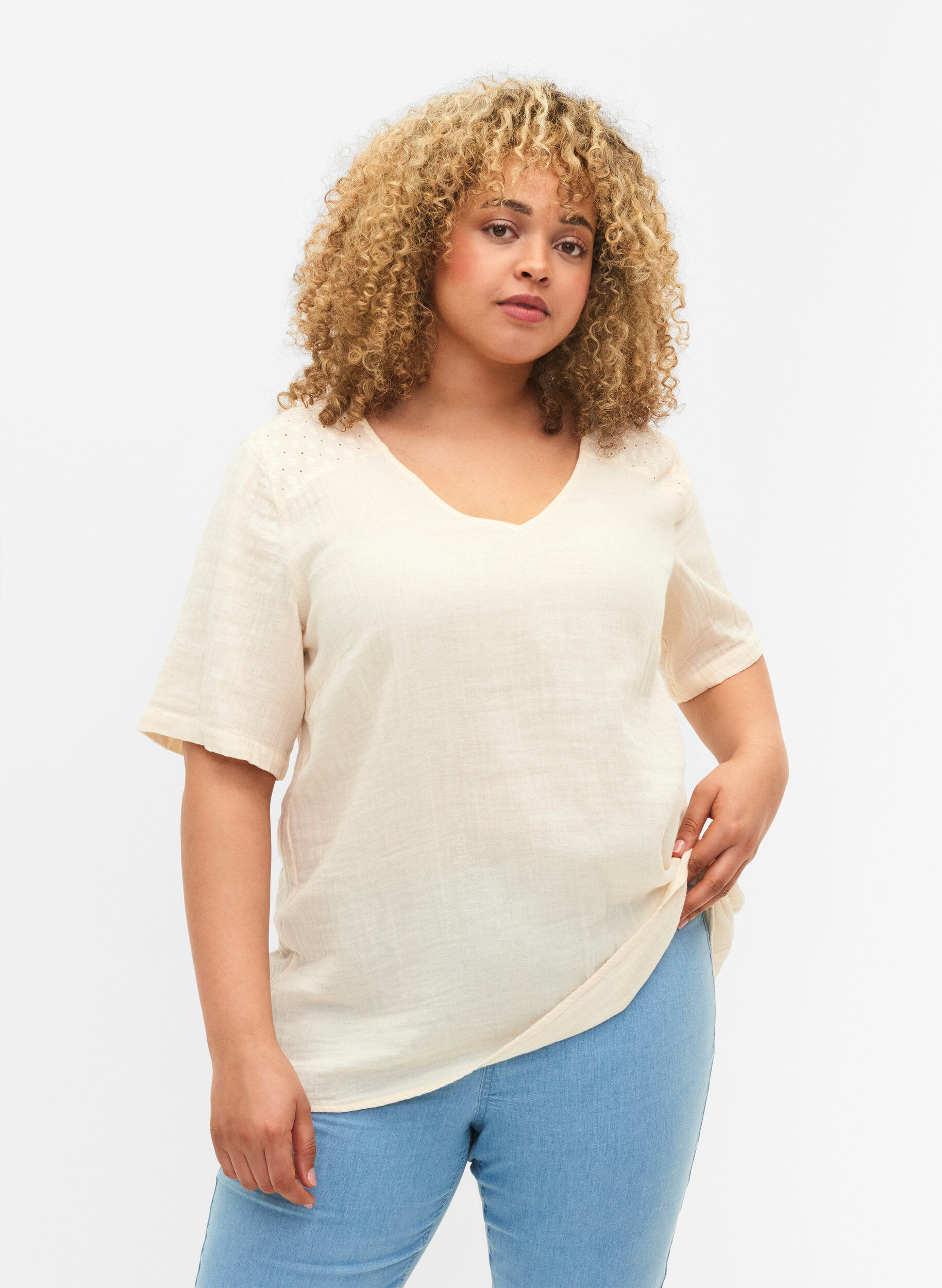 Zizzi Bawelniana bluzka z haftem i kr&oacute;tkimi rekawami, Buttercream, Model image number 0