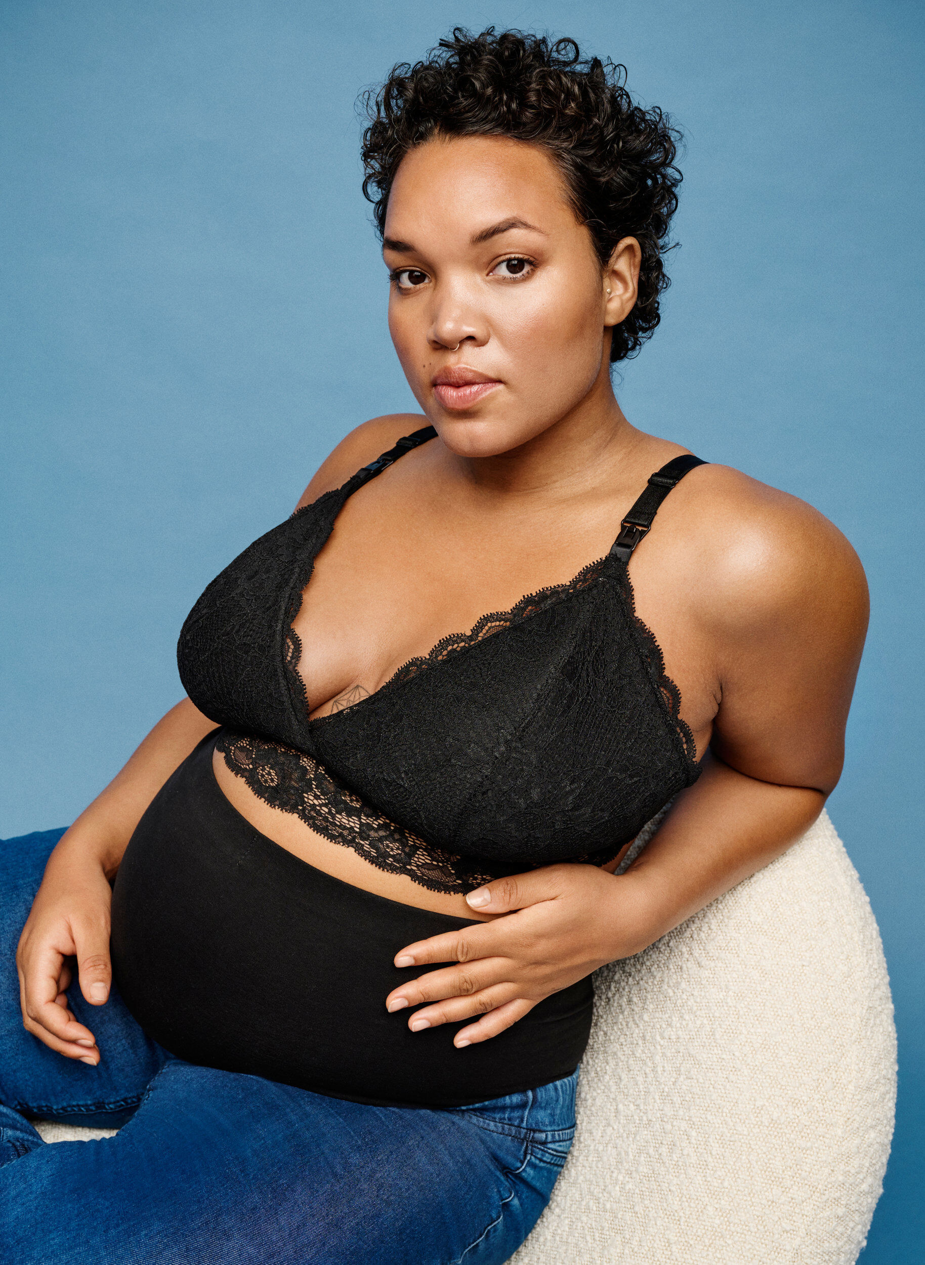 Czarne biustonosze bez fiszbin