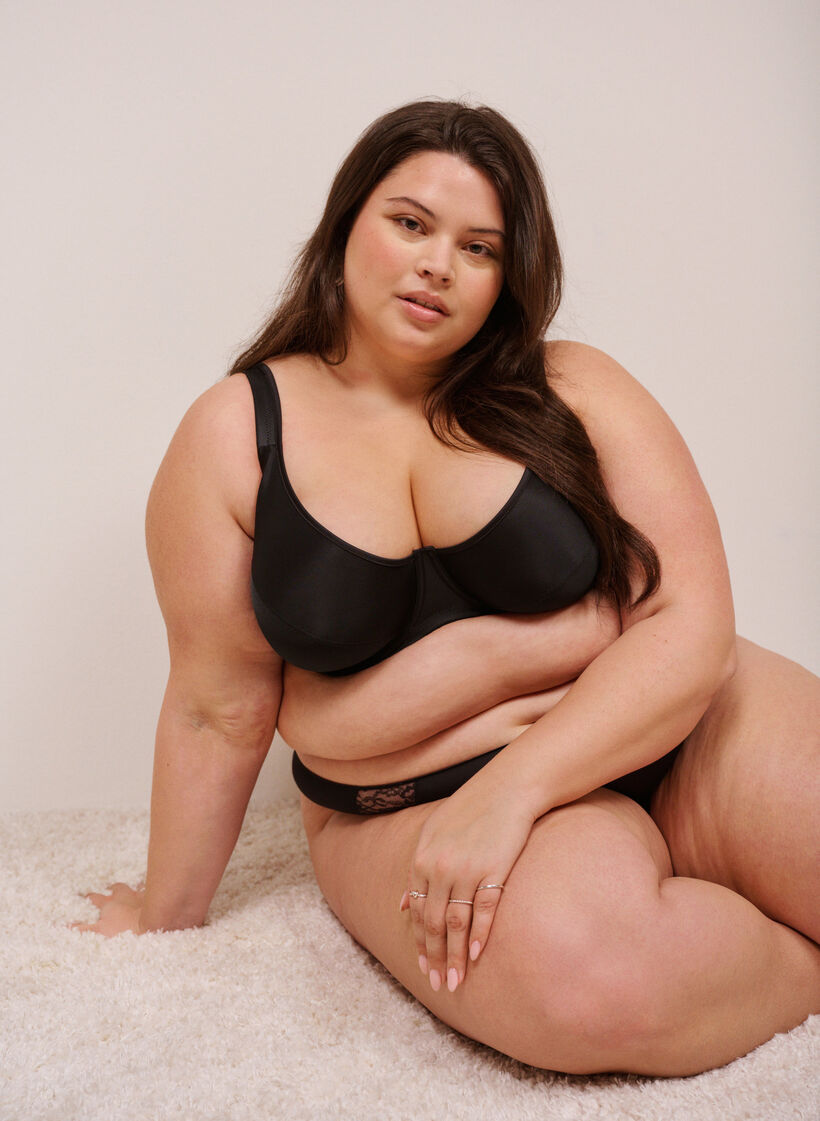 Biustonosz o wysokim stopniu podtrzymania z wyprofilowanymi miseczkami, Czarne, Image image number 0