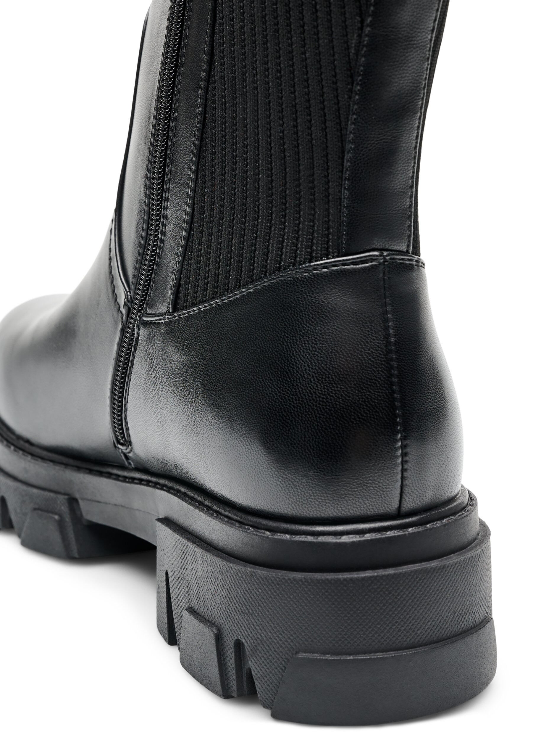 ZizziButy Chelsea z grubejsza podeszwa i prazkowanymi panelami, Czarne, Packshot image number 4