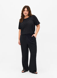 Luzne spodnie z azurowym wzorem, Black, Model