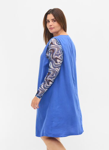 Sukienka Spencer z dekoltem w szpic, Dazzling Blue, Model image number 1