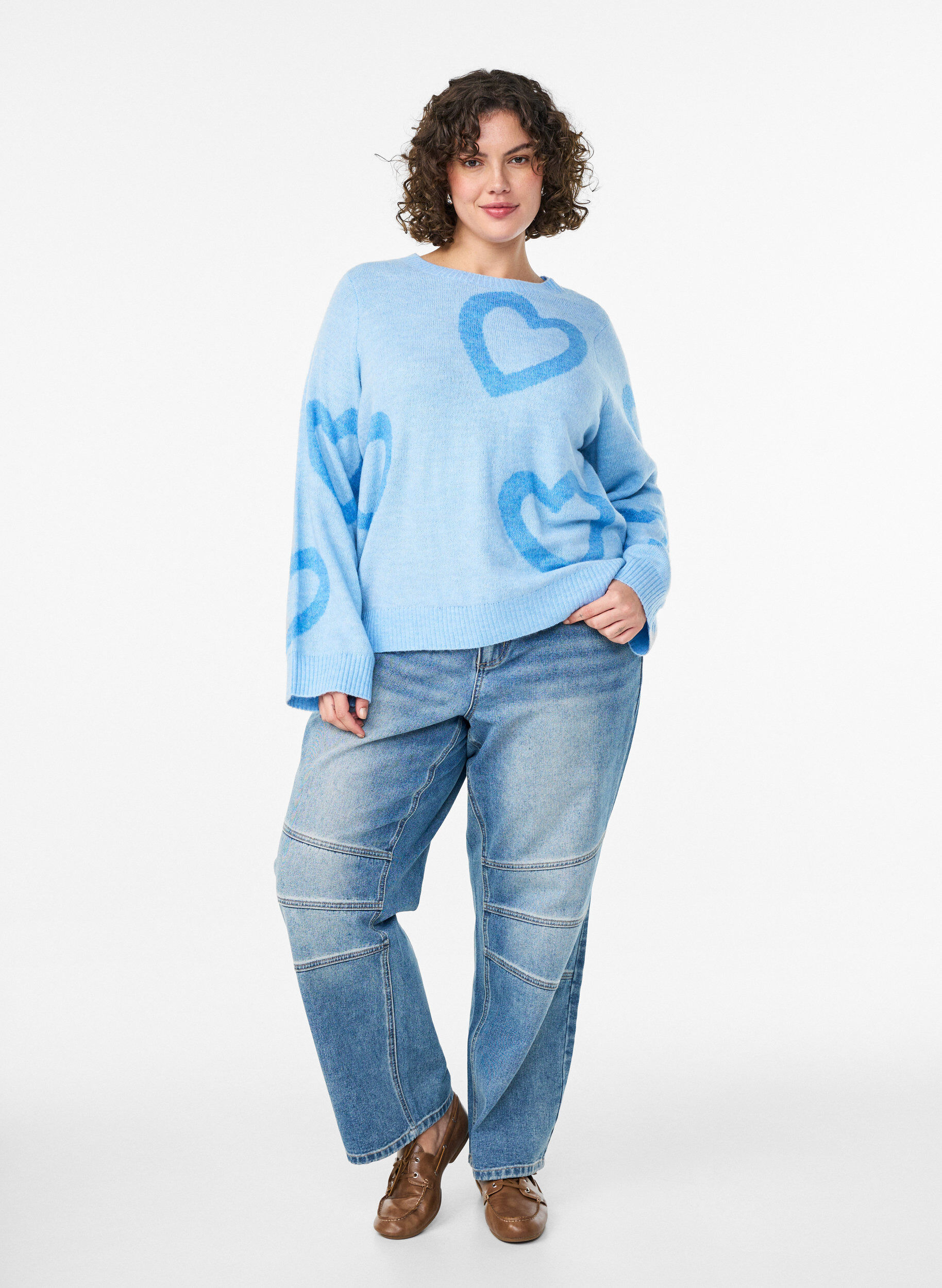 Zizzi Bluzka dzianinowa z duzymi serduszkami i okraglym dekoltem, Niebieskie, Model image number 1