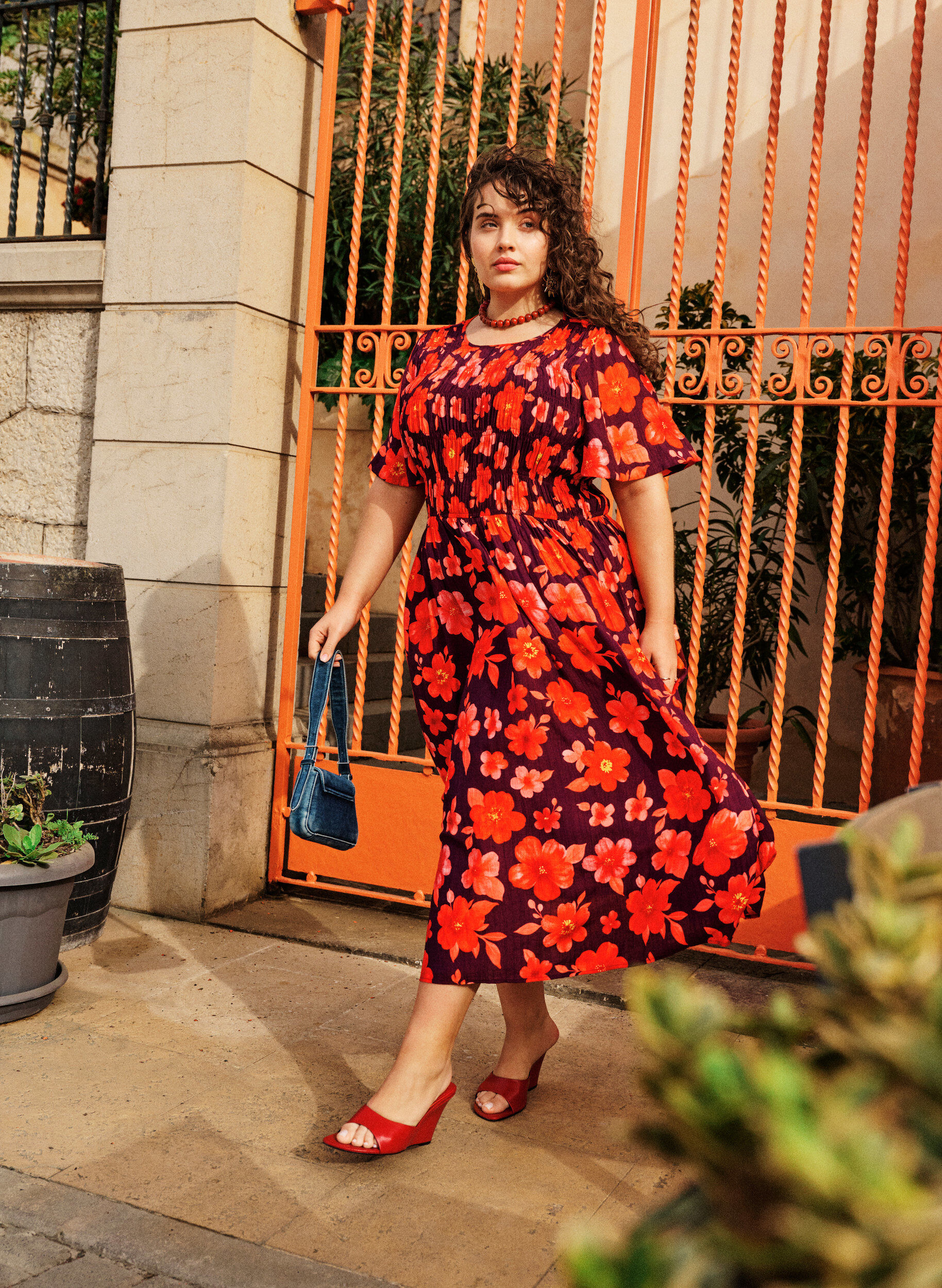 ZizziSukienka z marszczeniem i nadrukiem kwiatowym, Fioletowy, Image image number 0