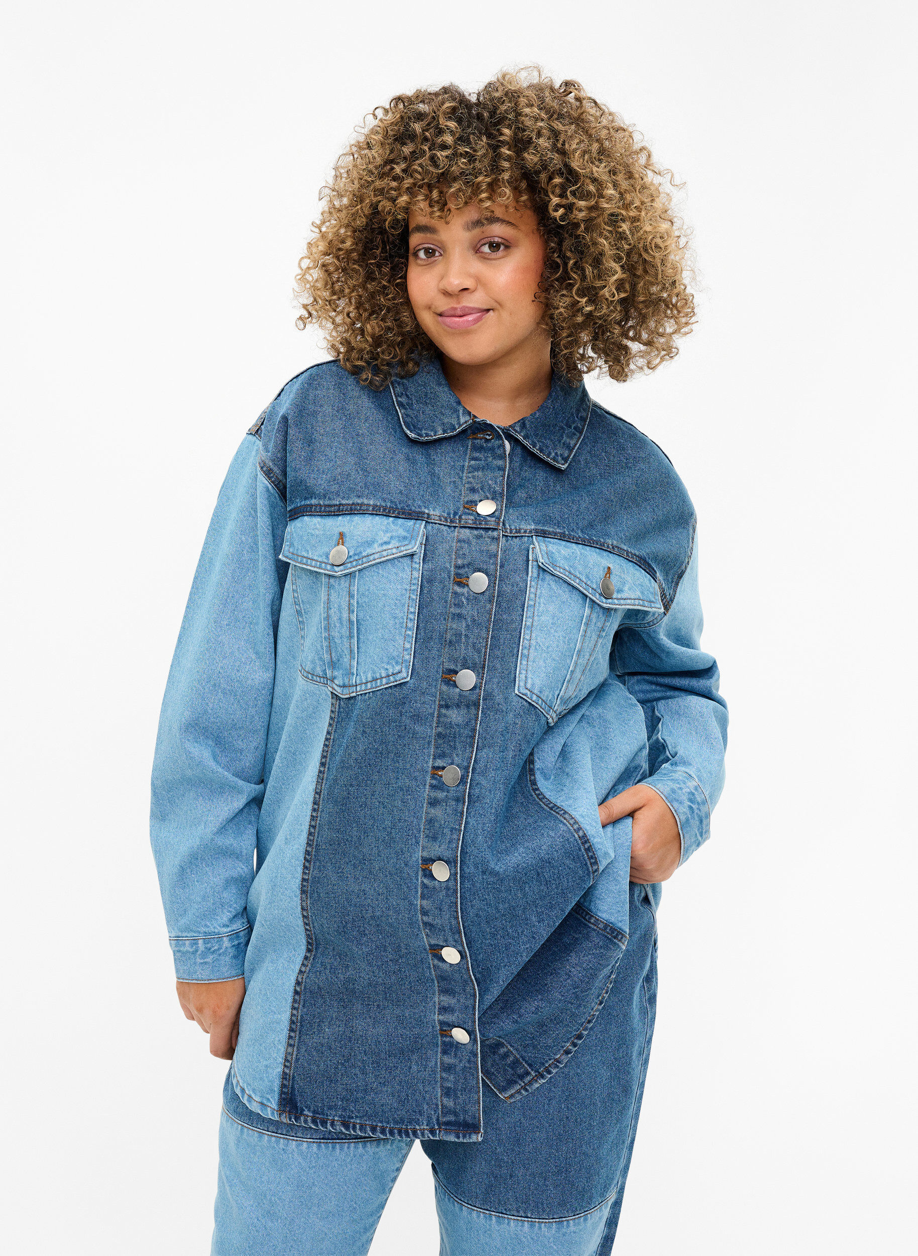 Zizzi Kolorowa kurtka jeansowa, Light Blue Denim, Model image number 0