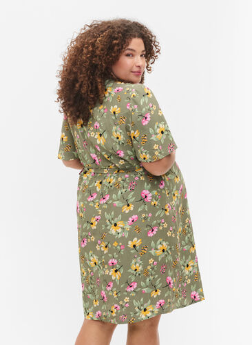 Kopertowa sukienka ciazowa z wiskozy, Green Flower Print, Model image number 1