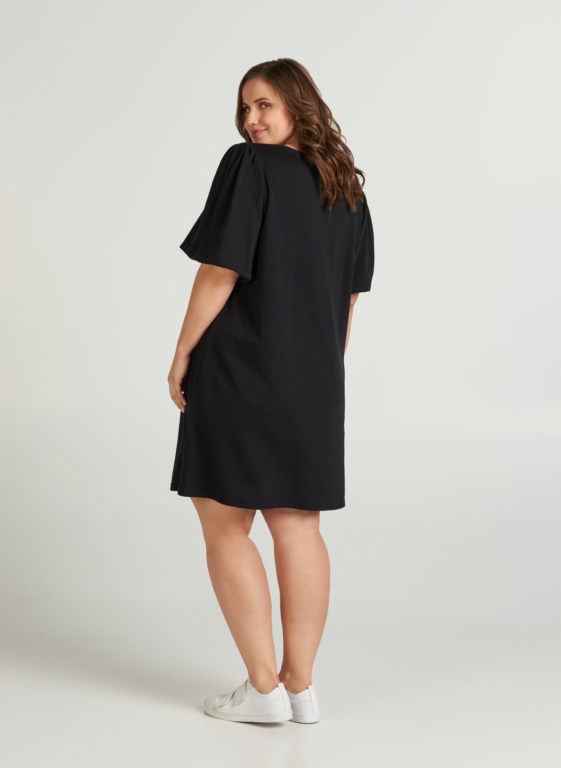 Zizzi Sweater dress with puff sleeves, Black, Model image number 1