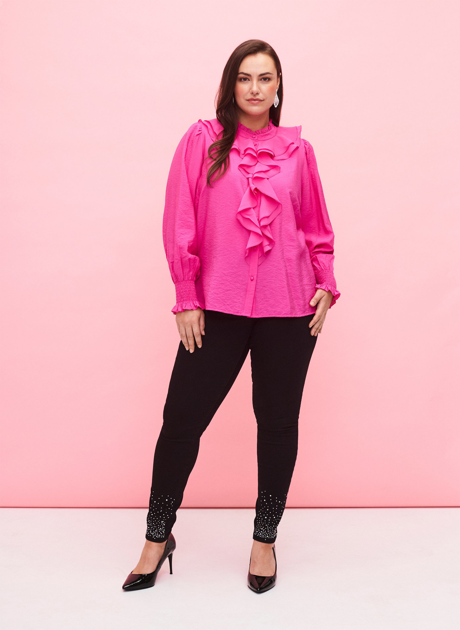 Zizzi  Jeansy Amy z wysokim stanem i krysztalkami, Black, Model image number 0