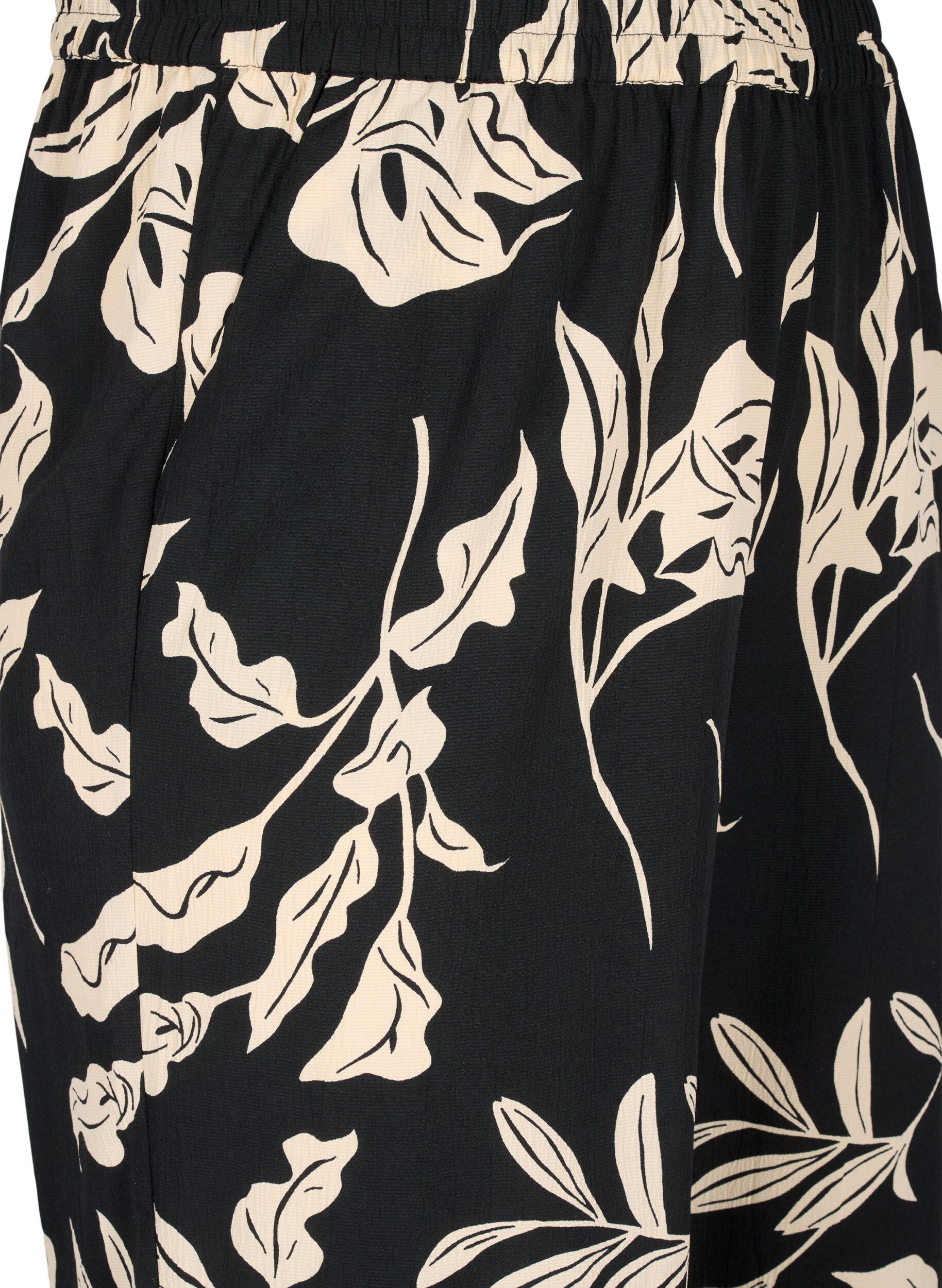 Zizzi FLASH &ndash; spodnie z nadrukiem i kieszeniami, Black Off White Fl., Packshot image number 2