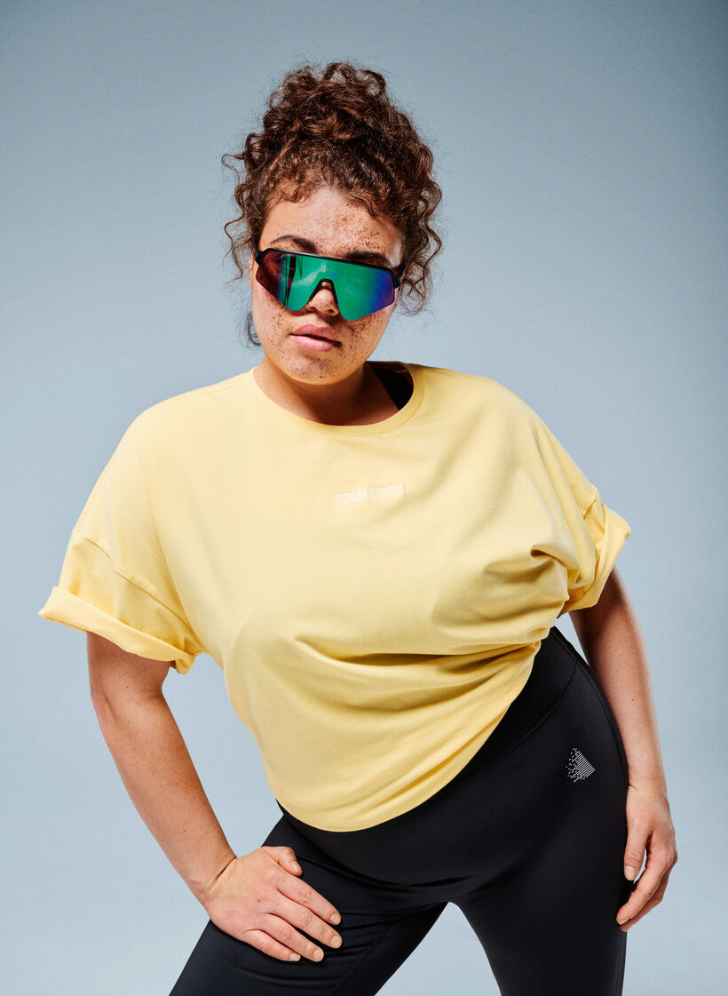 Koszulka Bawelna organiczna z malym motywem z przodu, Ż&oacute;łty, Image image number 0