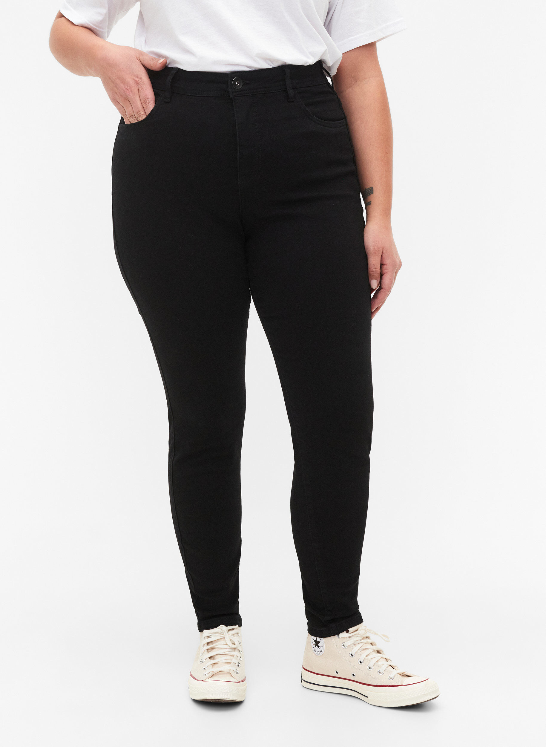 ZizziJeansy o bardzo waskim kroju, Czarne, Model image number 3