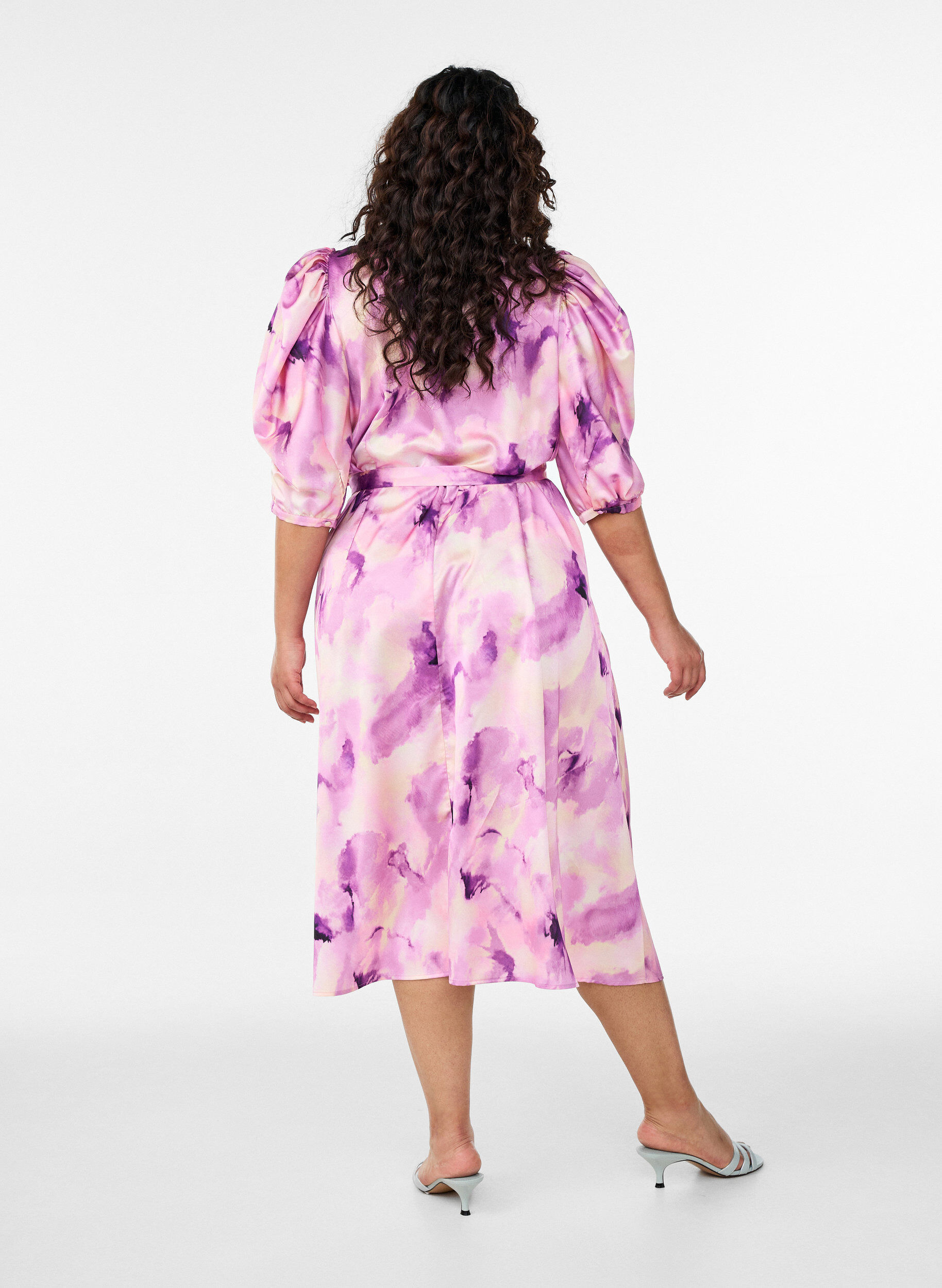 Zizzi Sukienka imprezowa z kr&oacute;tkim rekawem i wiazanym paskiem, Fioletowy, Model image number 1