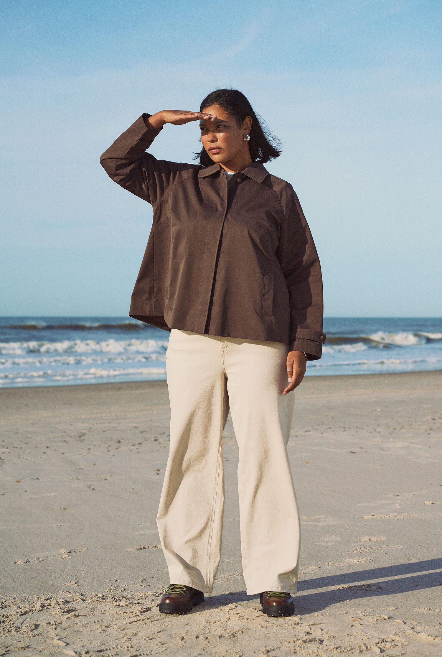 Zizzi Brown short trench coat, , Model