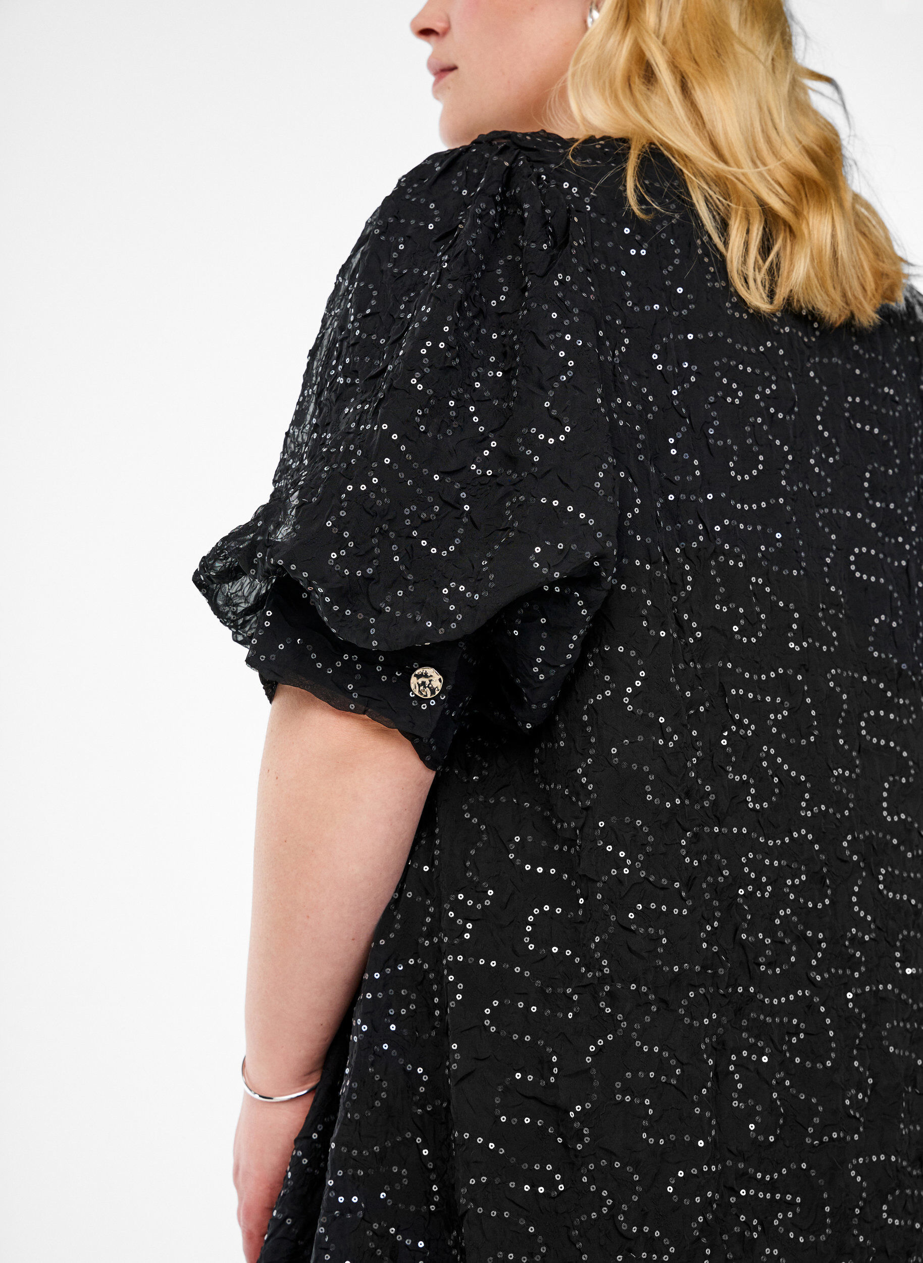 Zizzi Kr&oacute;tka sukienka imprezowa z cekinami, Czarne, Model image number 3