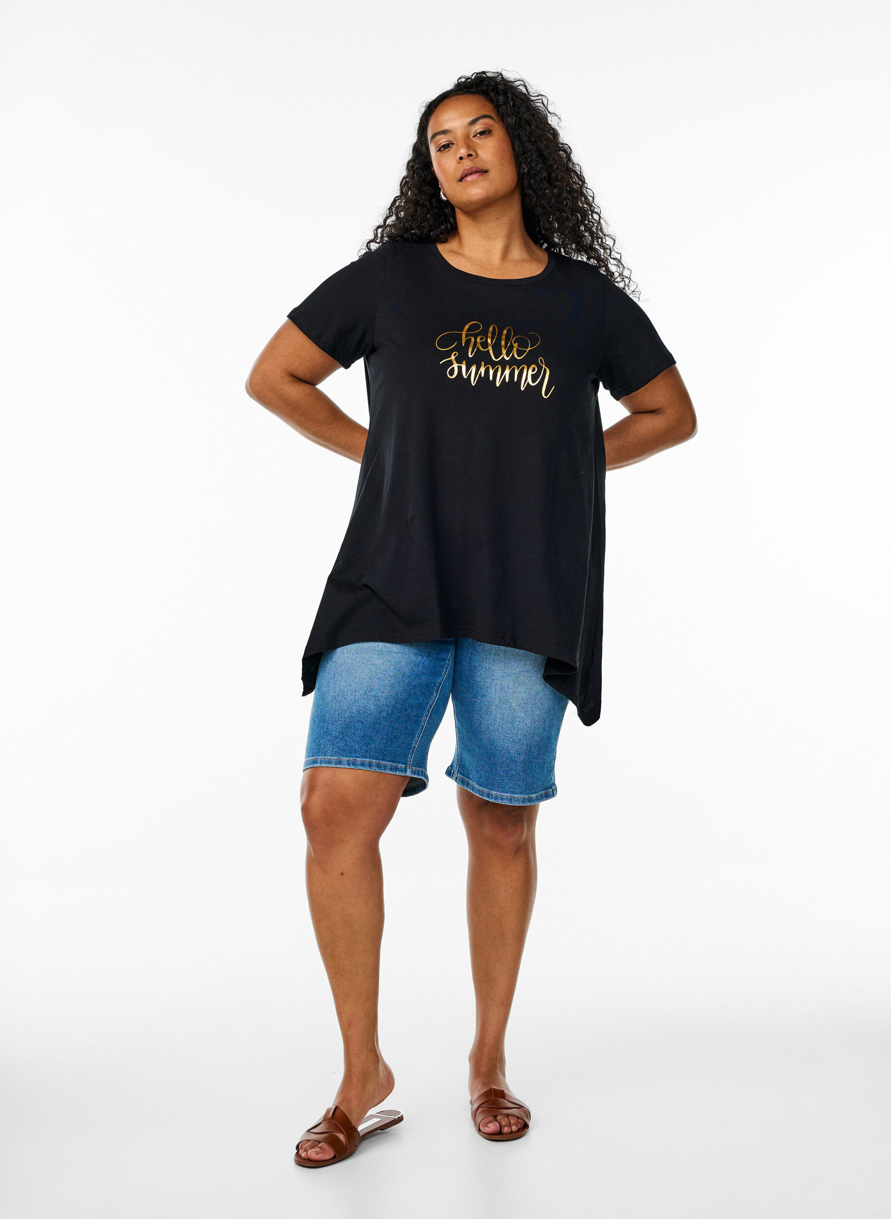 Zizzi Koszulka w ksztalcie trapezu z okraglym dekoltem, Czarne, Model image number 1