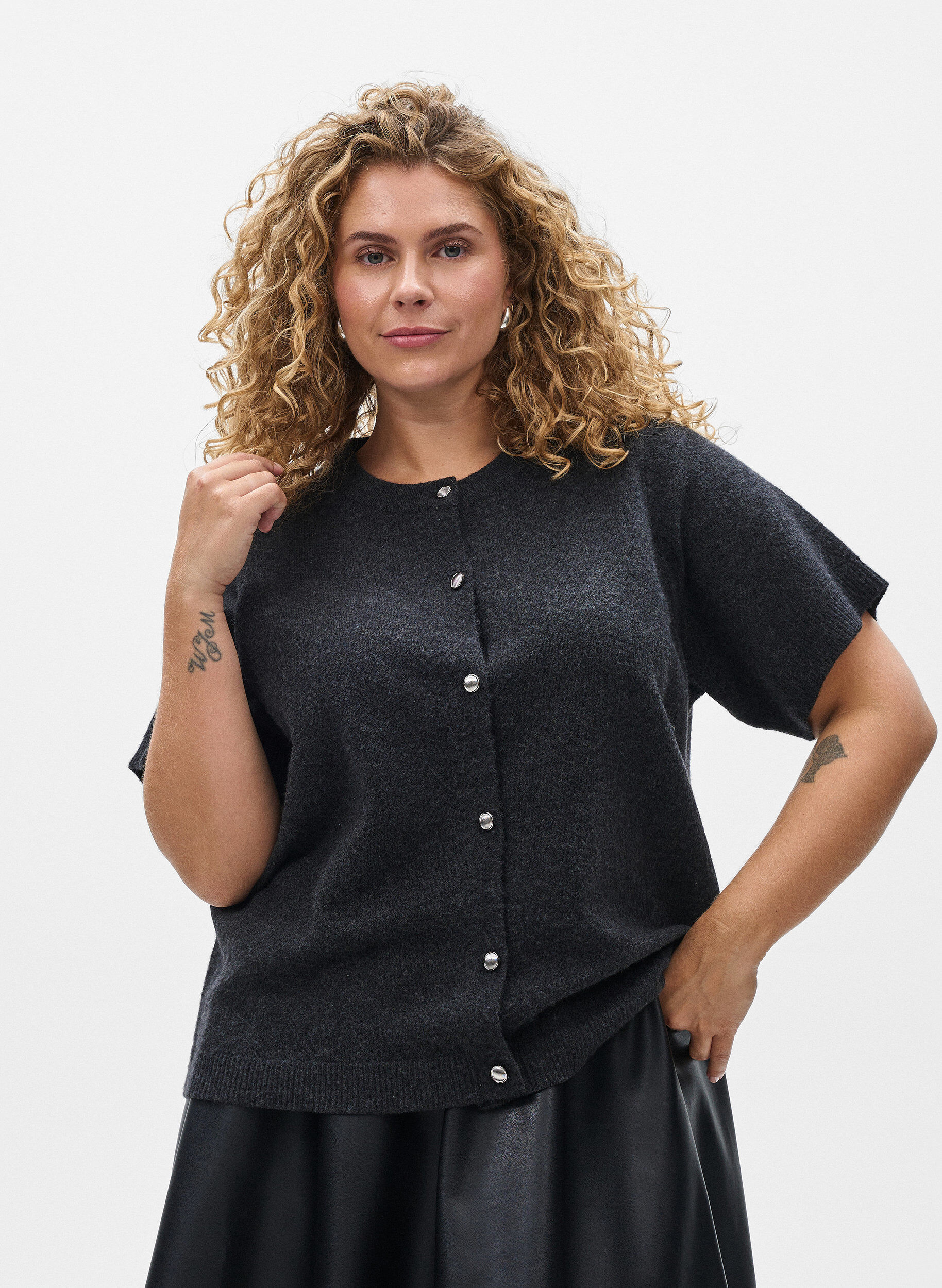 ZizziDzianinowy kardigan z kr&oacute;tkim rekawem, Ciemnoszary, Model image number 0