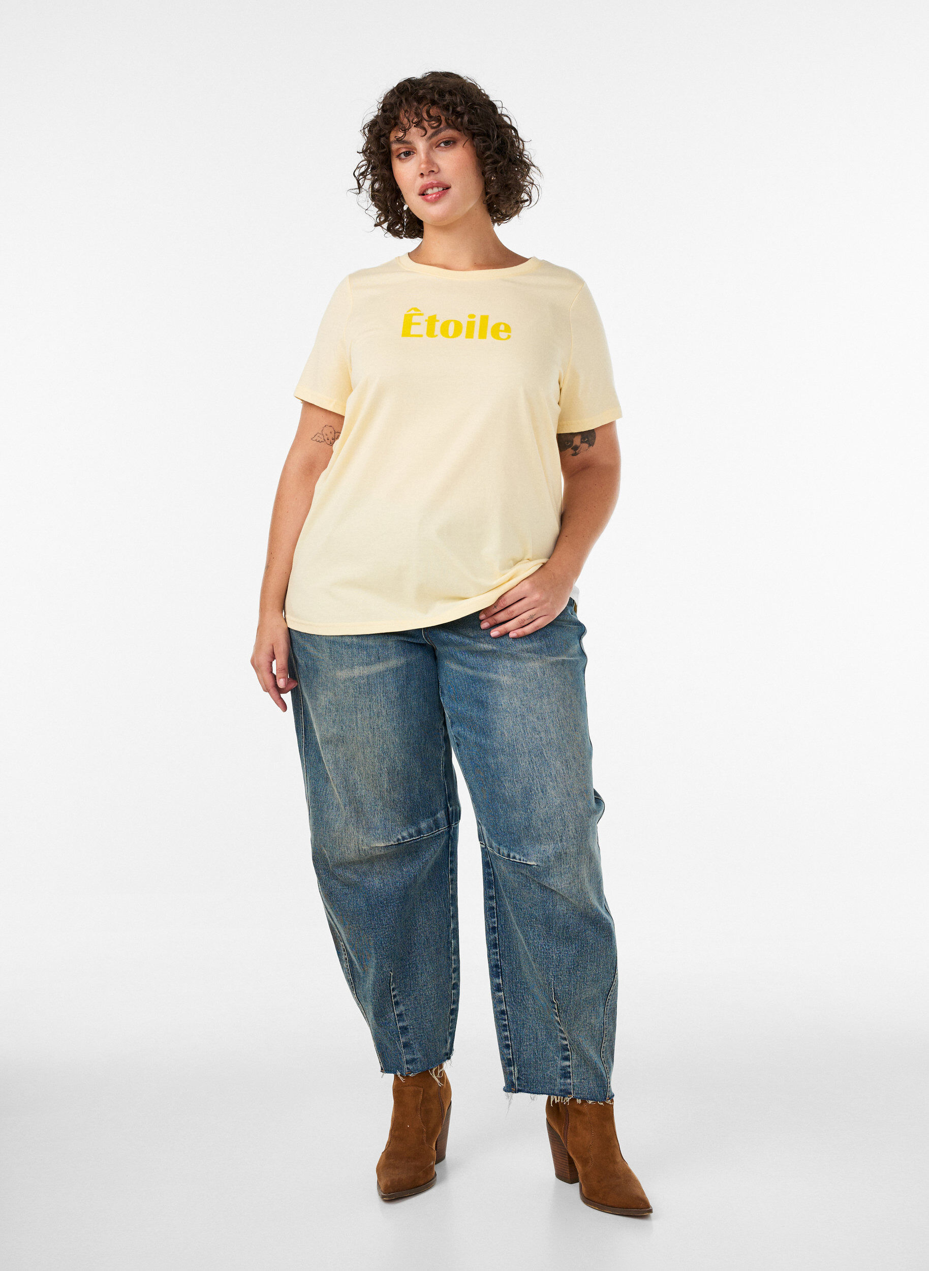 ZizziKoszulka Bawelna organiczna z tekstem welur, Ż&oacute;łty, Model image number 1