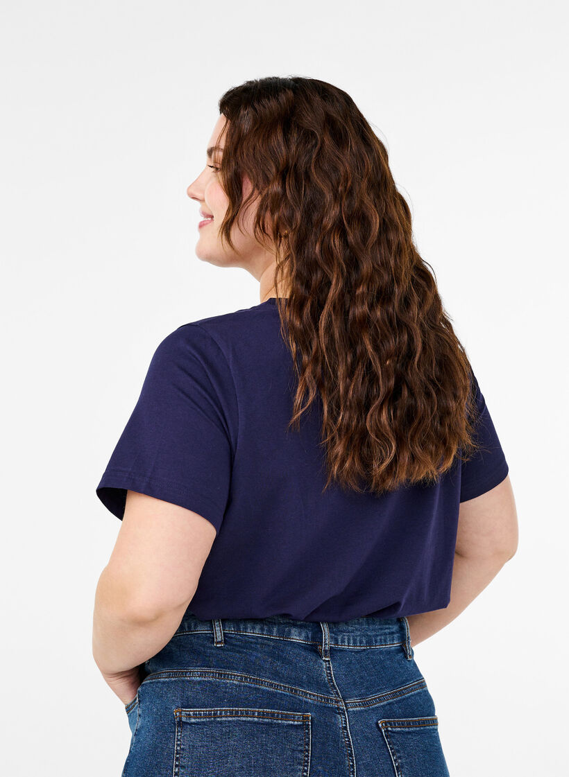 Bawelniana koszulka z motywem tekstowym, Evening Blue w. 58, Model image number 1