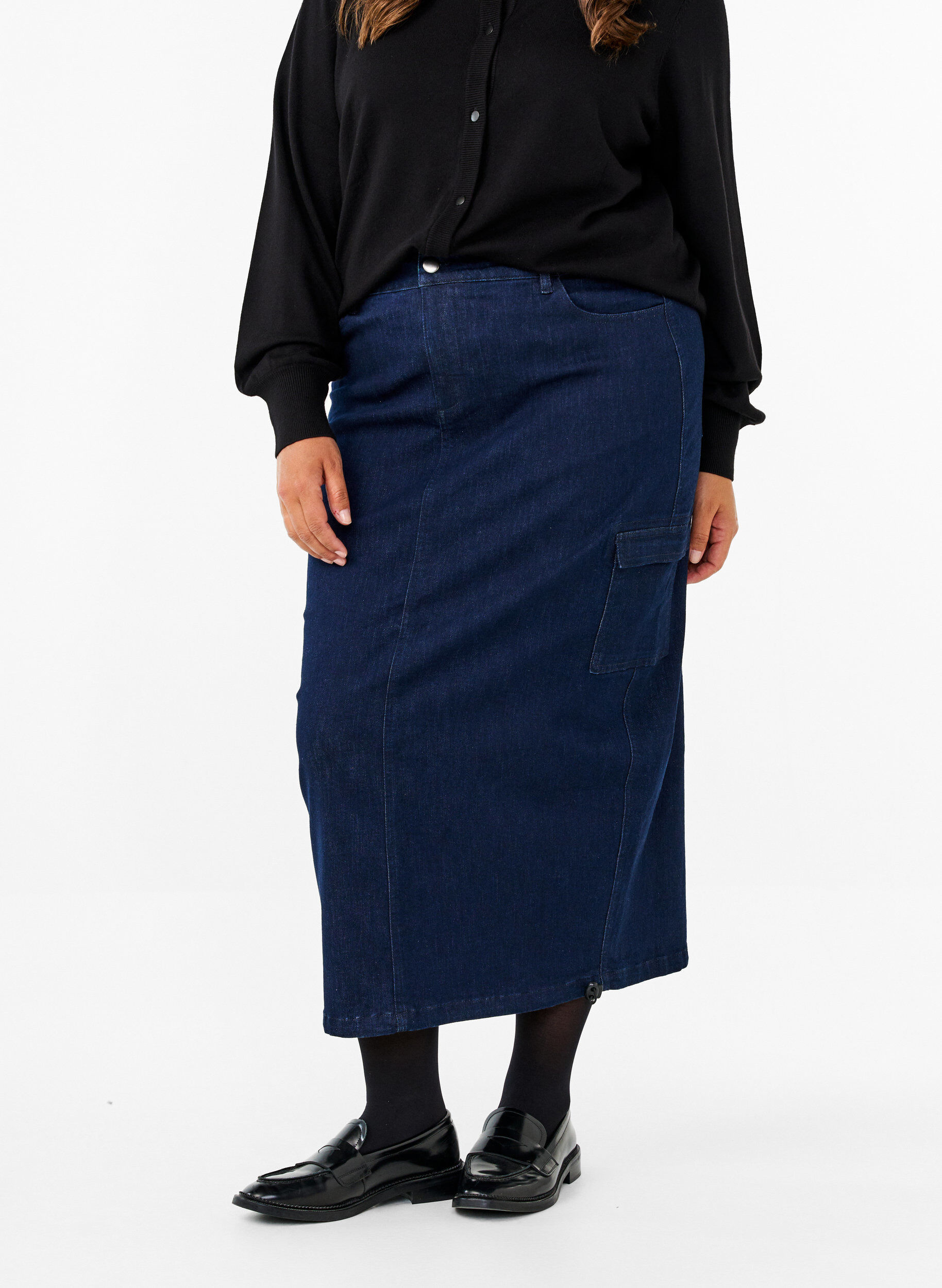 Zizzi Sp&oacute;dnica maxi z&nbsp;dzinsu, Dark Blue Denim, Model image number 2