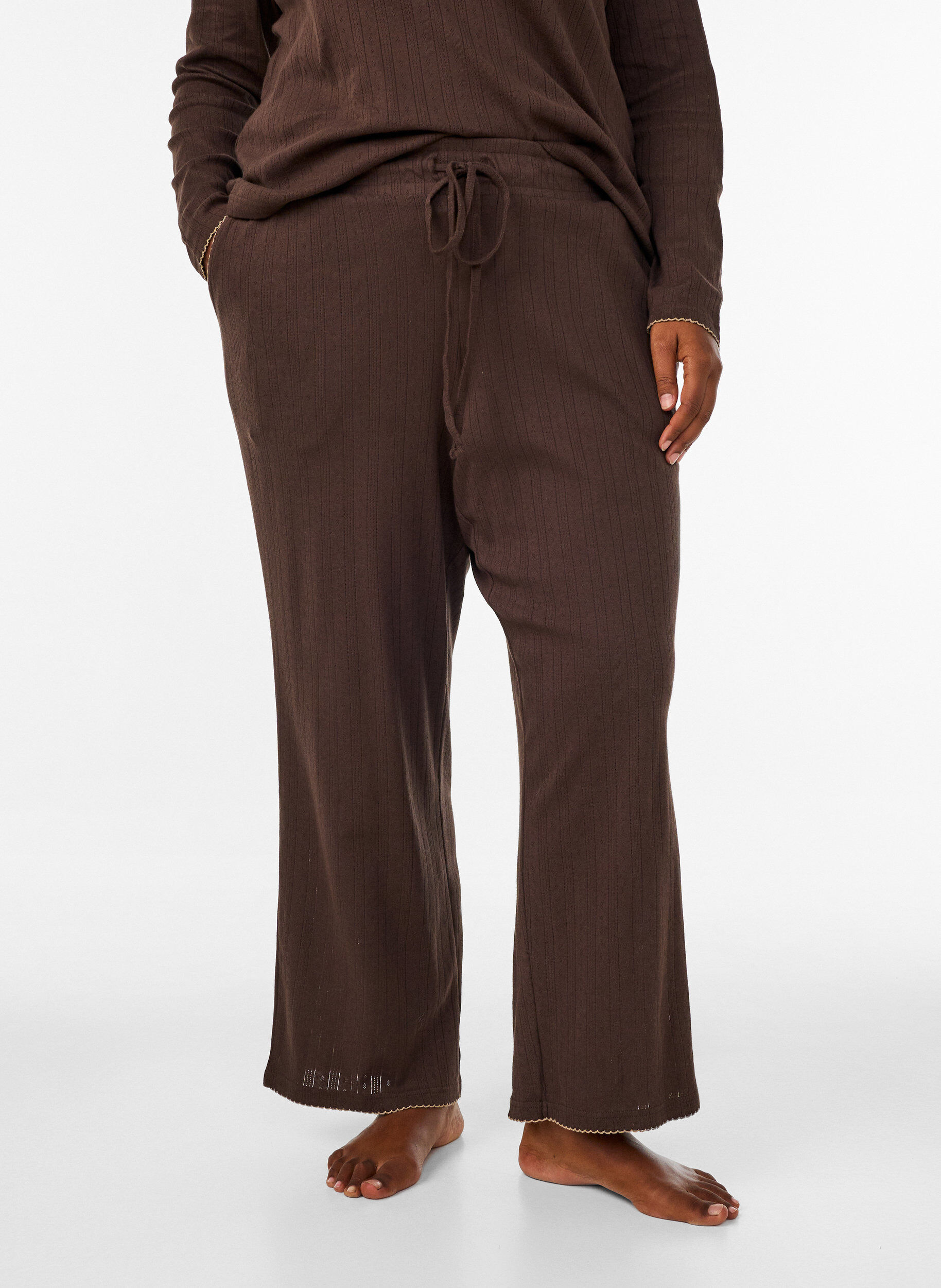 Bawelna organiczna d&oacute;l pizamy z haftem przelotowym, Brązowy, Model