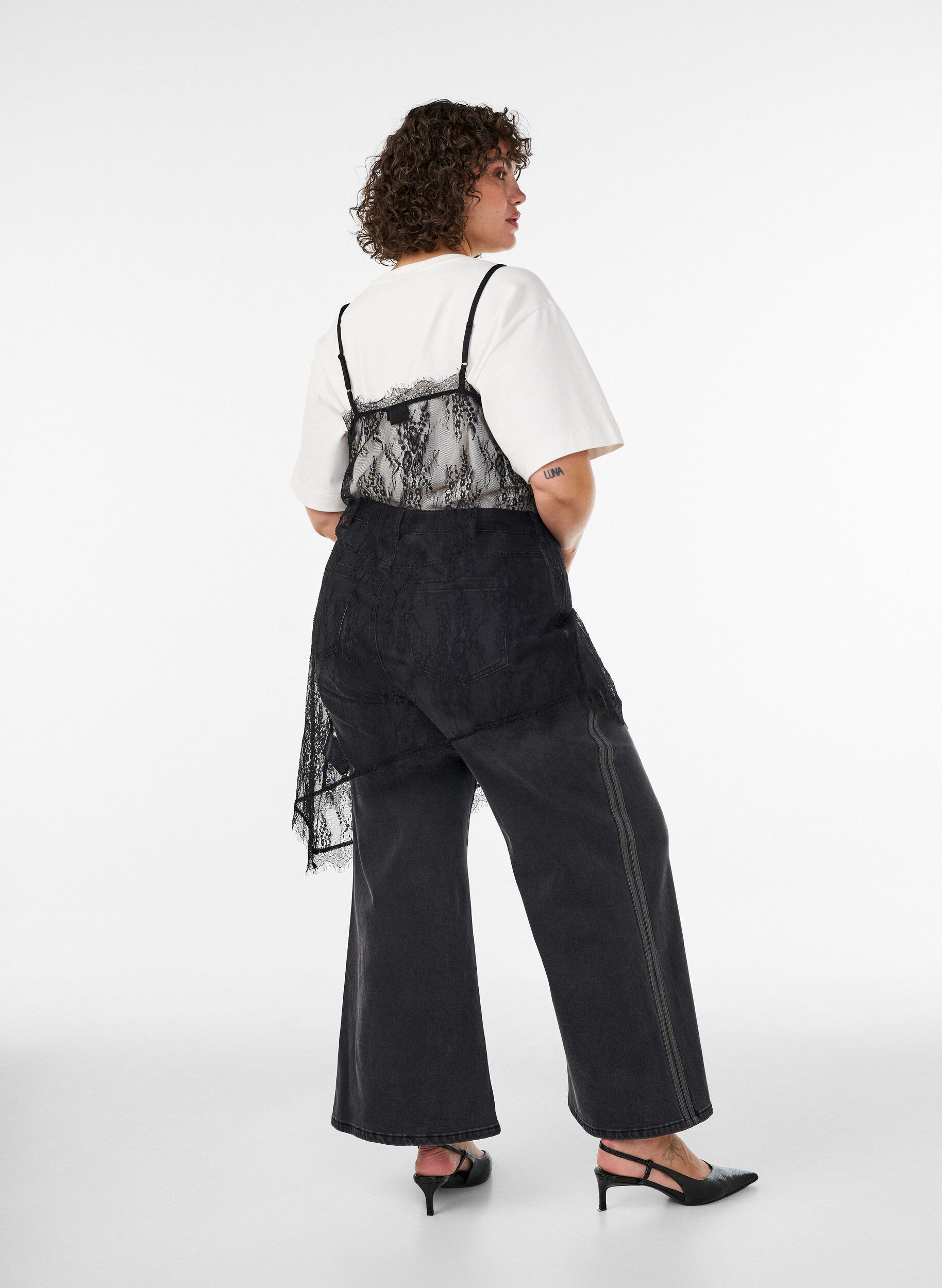 ZizziSukienka koronkowa o asymetrycznym kroju, Czarne, Model image number 2