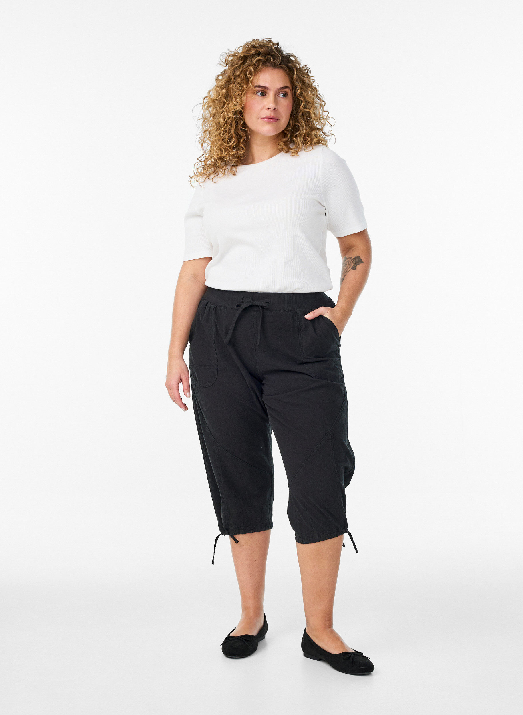 Bawelniane spodnie capri, Czarne, Model
