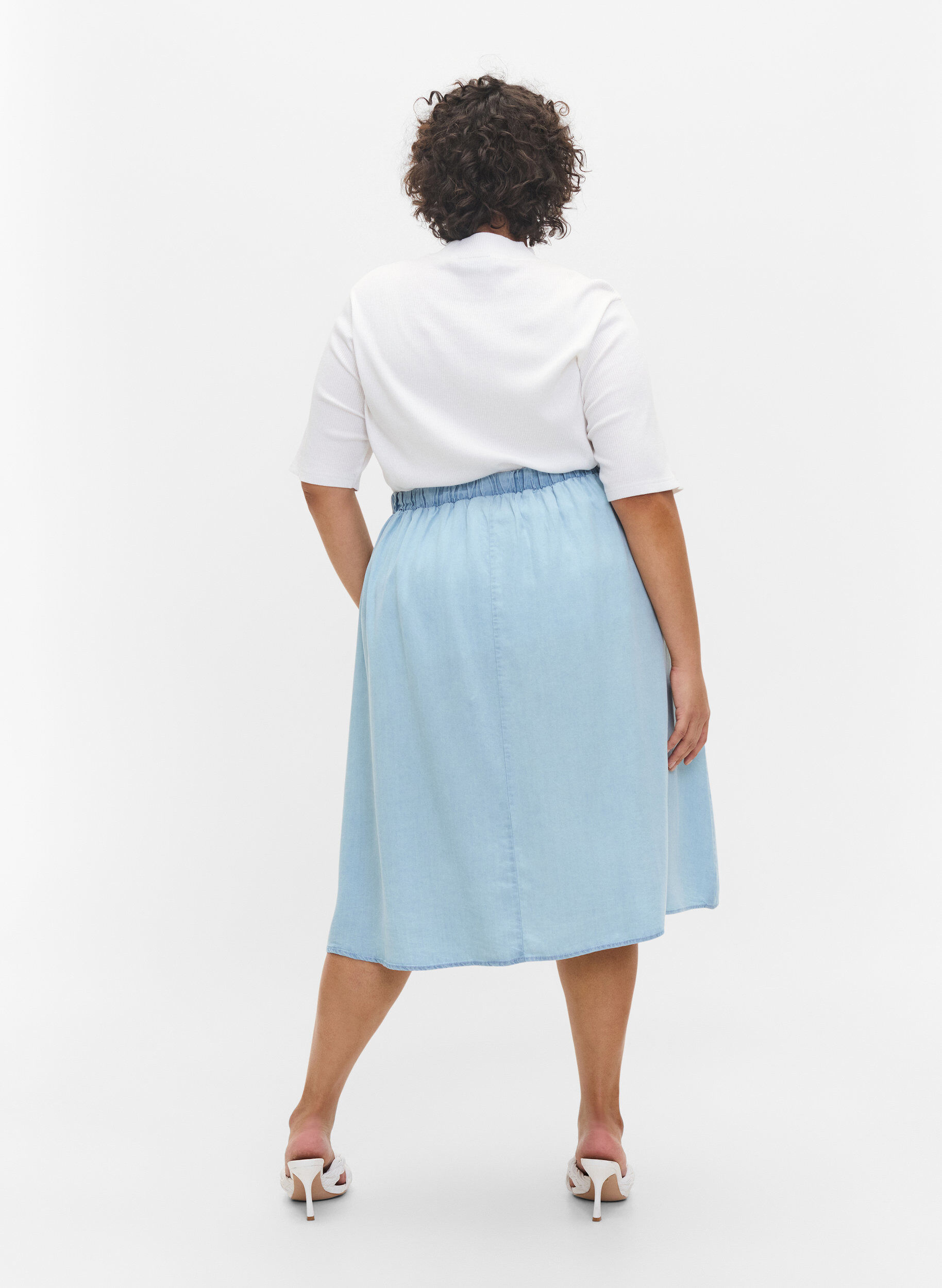 Zizzi 	 Loose skirt with buttons, Light Blue, Model image number 1