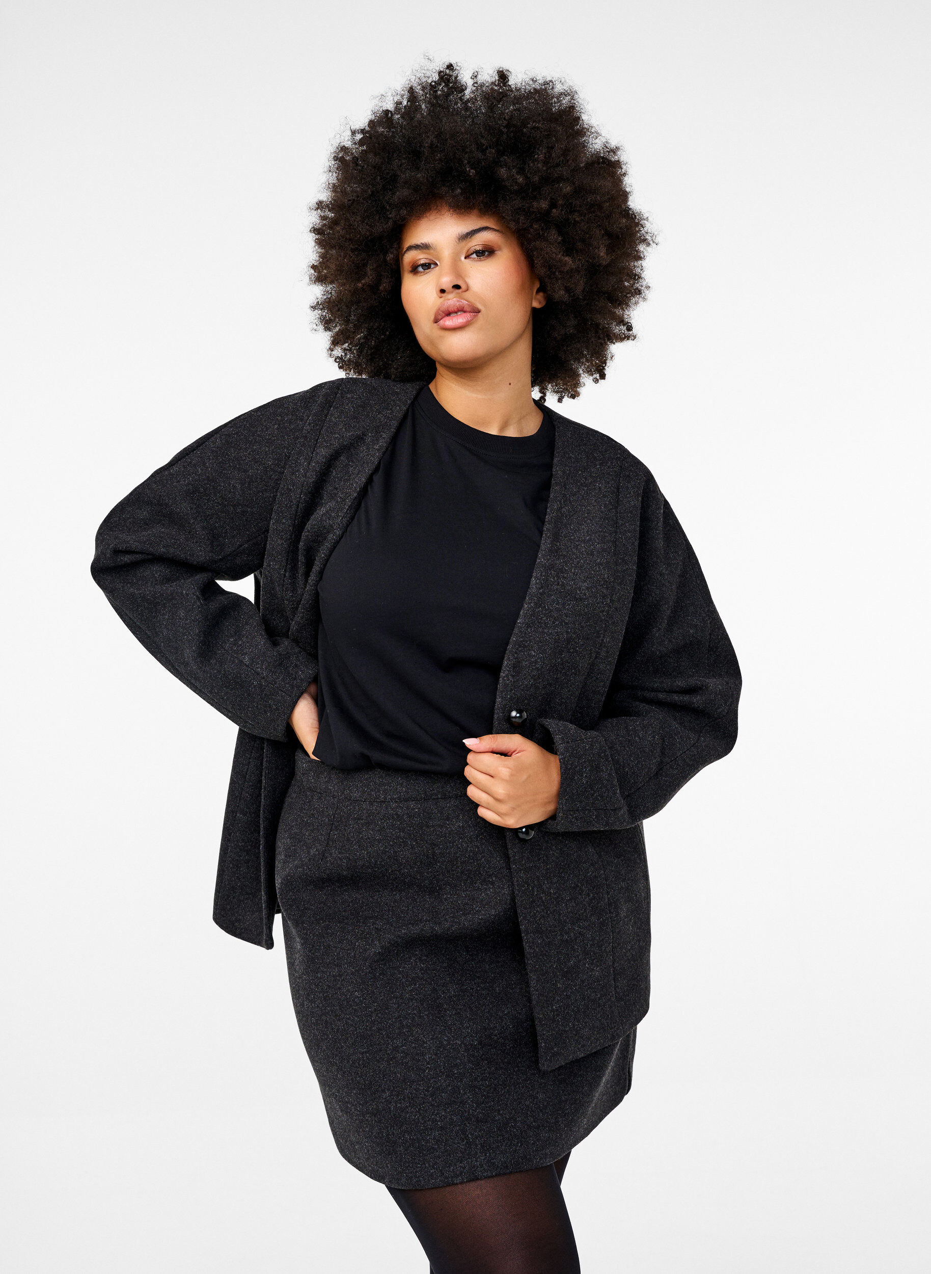 Zizzi Kr&oacute;tka sp&oacute;dnica w ksztalcie litery A, Dark Grey Melange, Model image number 0