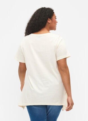 Bawelniany T-shirt z tekstowym nadrukiem, Buttercream HAPPY, Model image number 1