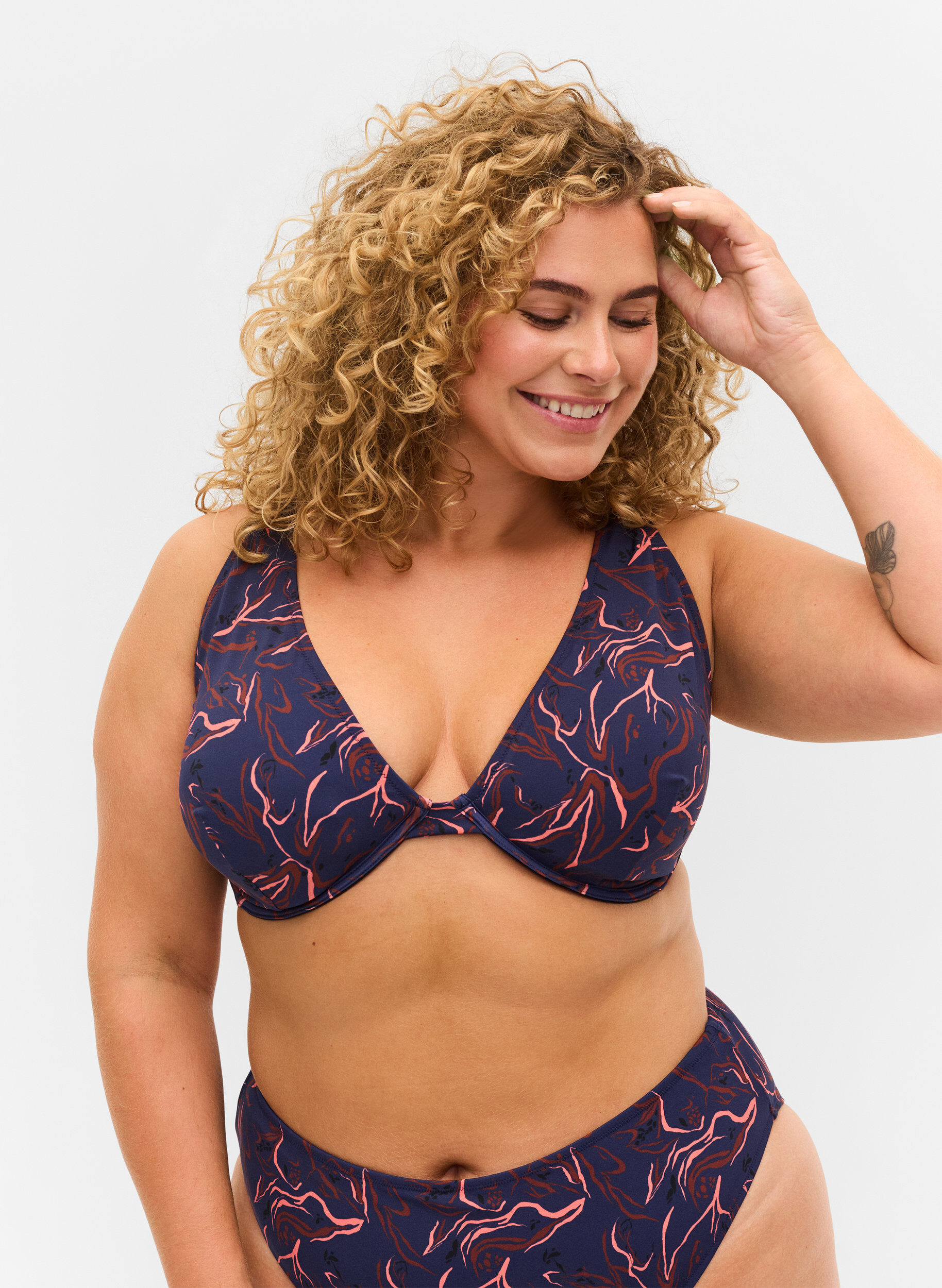 Zizzi Printed bikini top with underwire, Graphic Print , Model image number 0