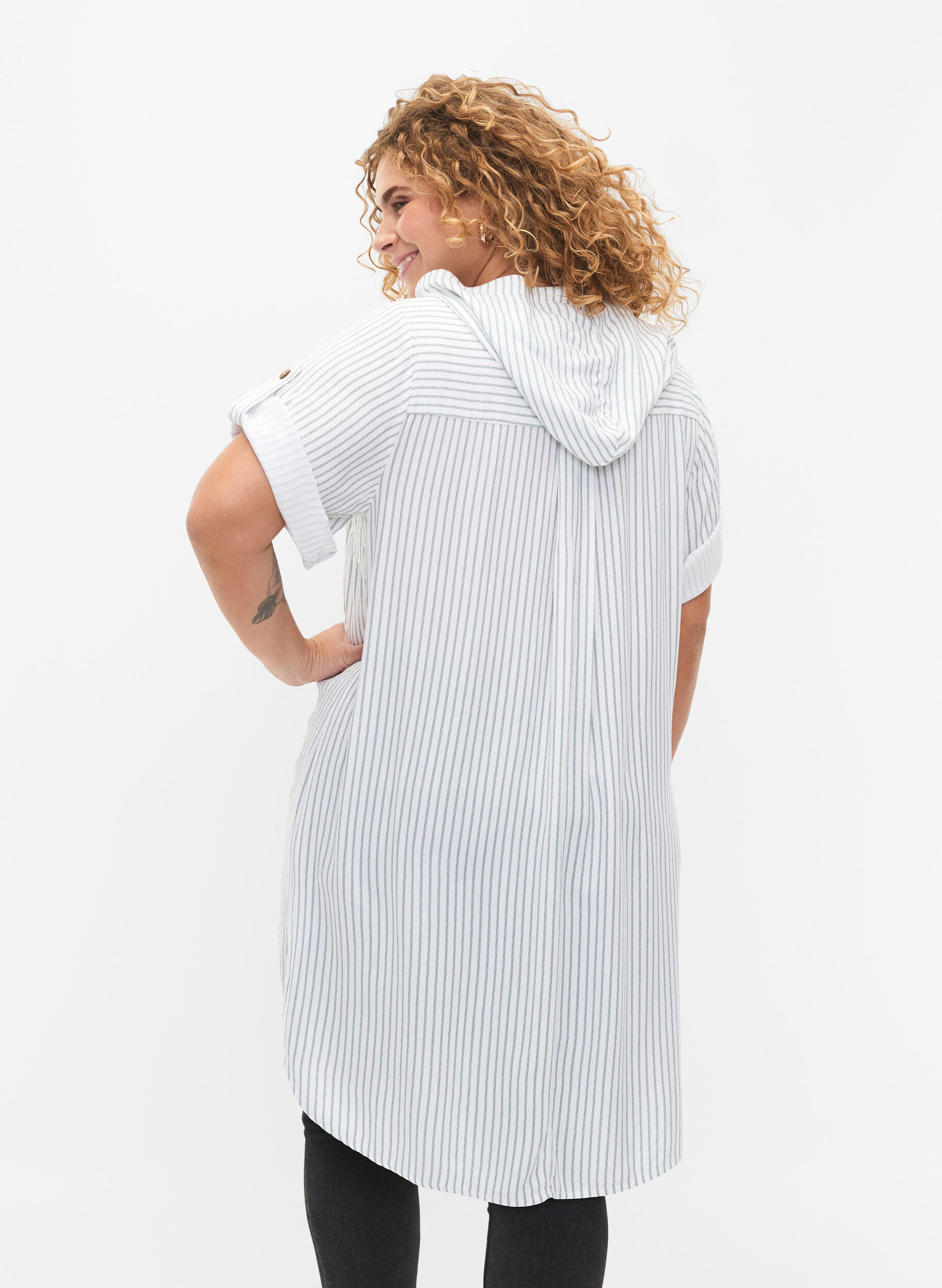 Zizzi Wiskozowa tunika z kr&oacute;tkim rekawem i kapturem, Chinois Green Stripe, Model image number 1