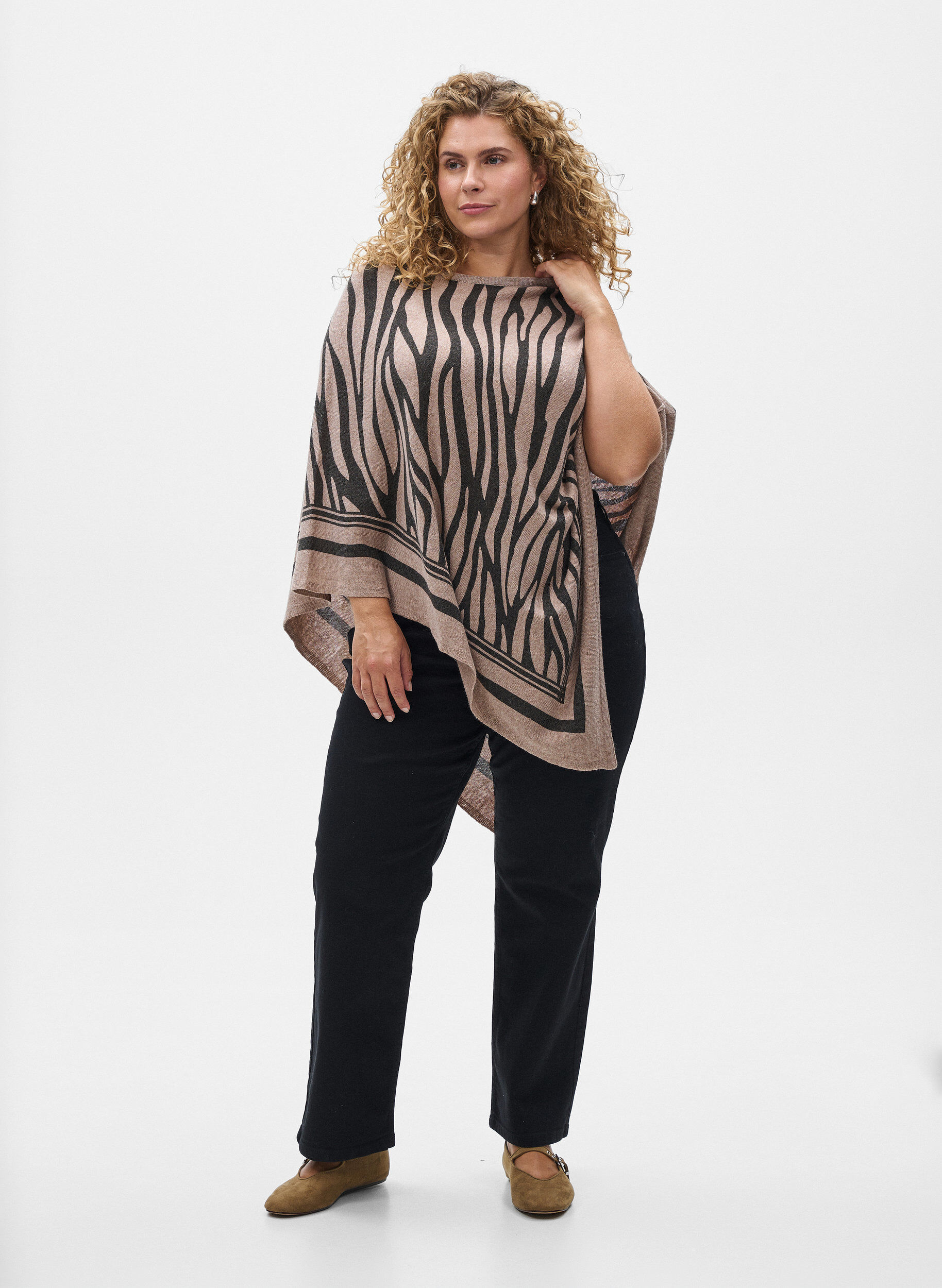 Zizzi Ponczo z cienkiej dzianiny, Czarne, Model image number 1