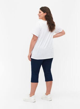 FLASH – jeansowe spodnie capri z wysokim stanem o waskim kroju, Blue denim, Model image number 1