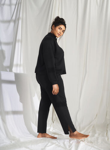 Spodnie z mieszanki modalu z rozcieciem, Black, Image image number 0
