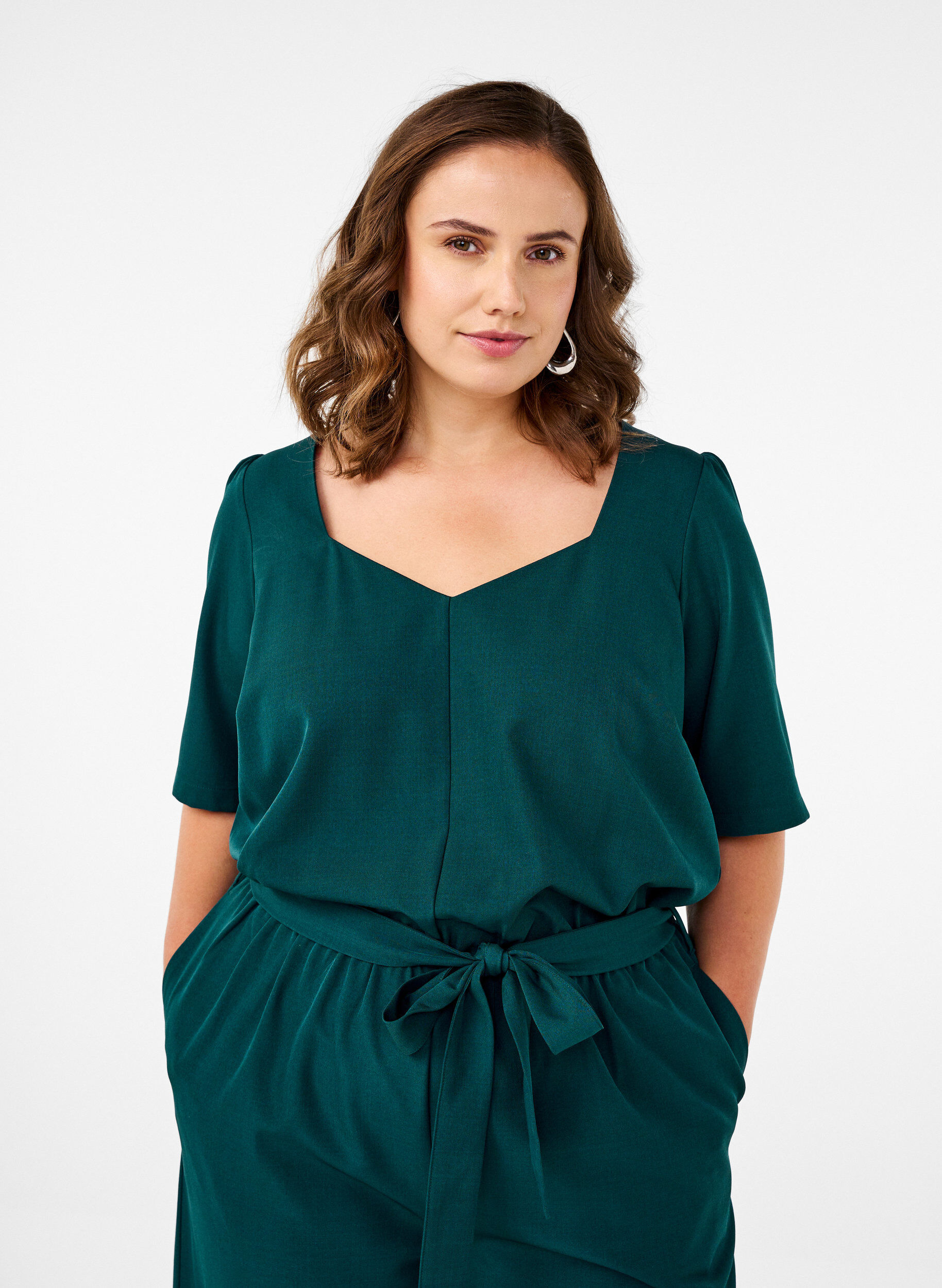 Zizzi Kombinezon z paskiem i kr&oacute;tkimi rekawami, Sea Moss Melange, Model image number 2