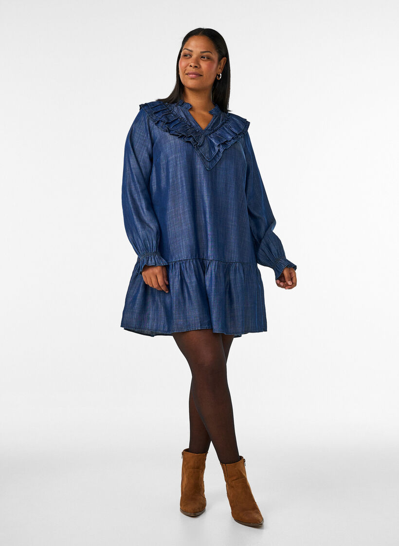 Kr&oacute;tka sukienka o wygladzie denimu z falbanami, Niebieskie, Model image number 1