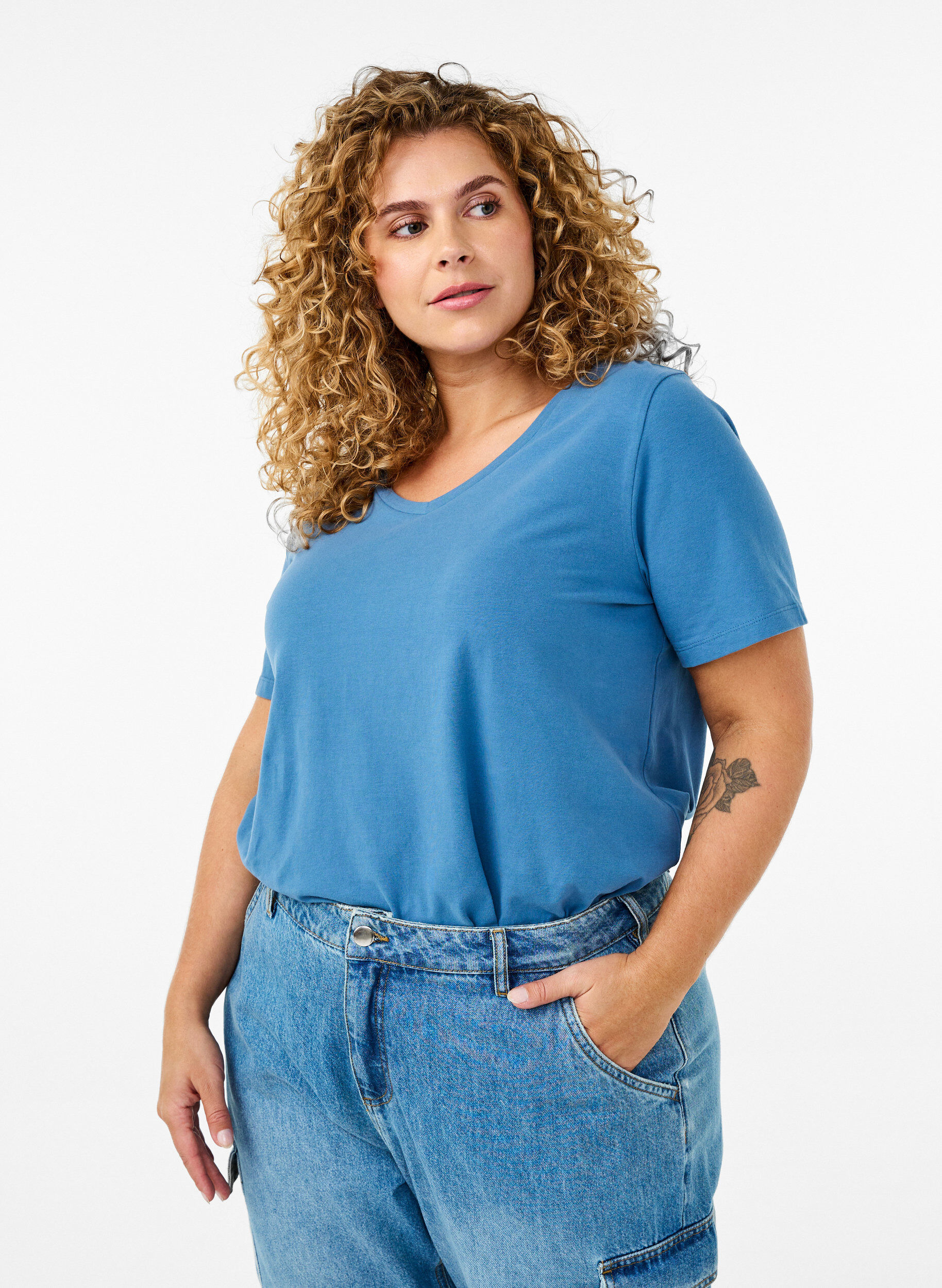 Podstawowa, gladka bawelniana koszulka, Niebieskie, Model