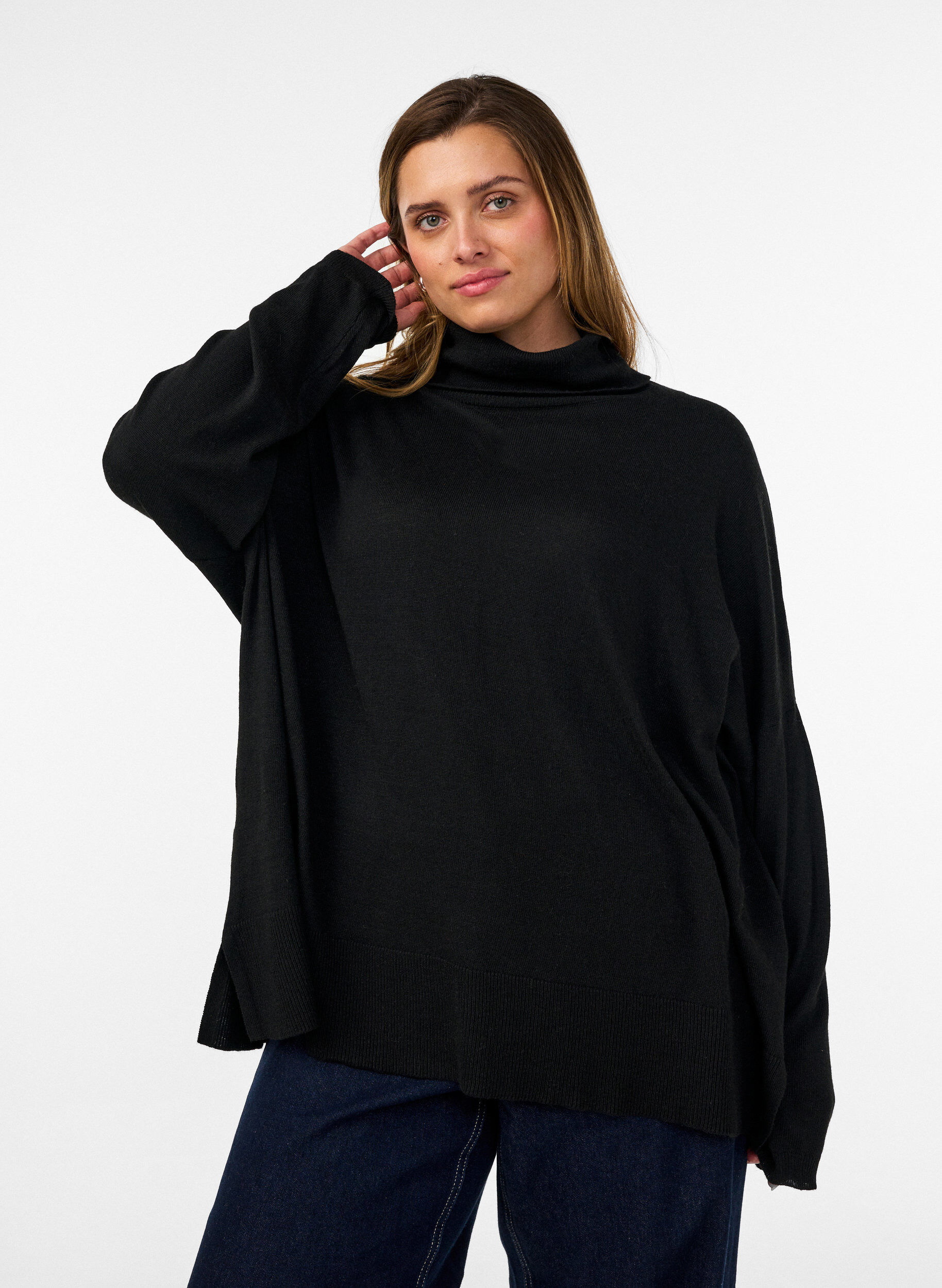 Sweter z kolnierzykiem i luznym krojem, Czarne, Model