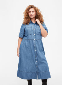 Jeansowa sukienka koszulowa z krótkim rekawem, Light Blue Denim, Model