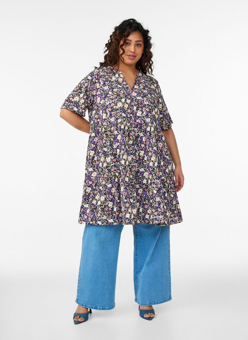 Rozszerzana, odcinana sukienka z&nbsp;kr&oacute;tkim rekawem, Fioletowy, Model image number 1