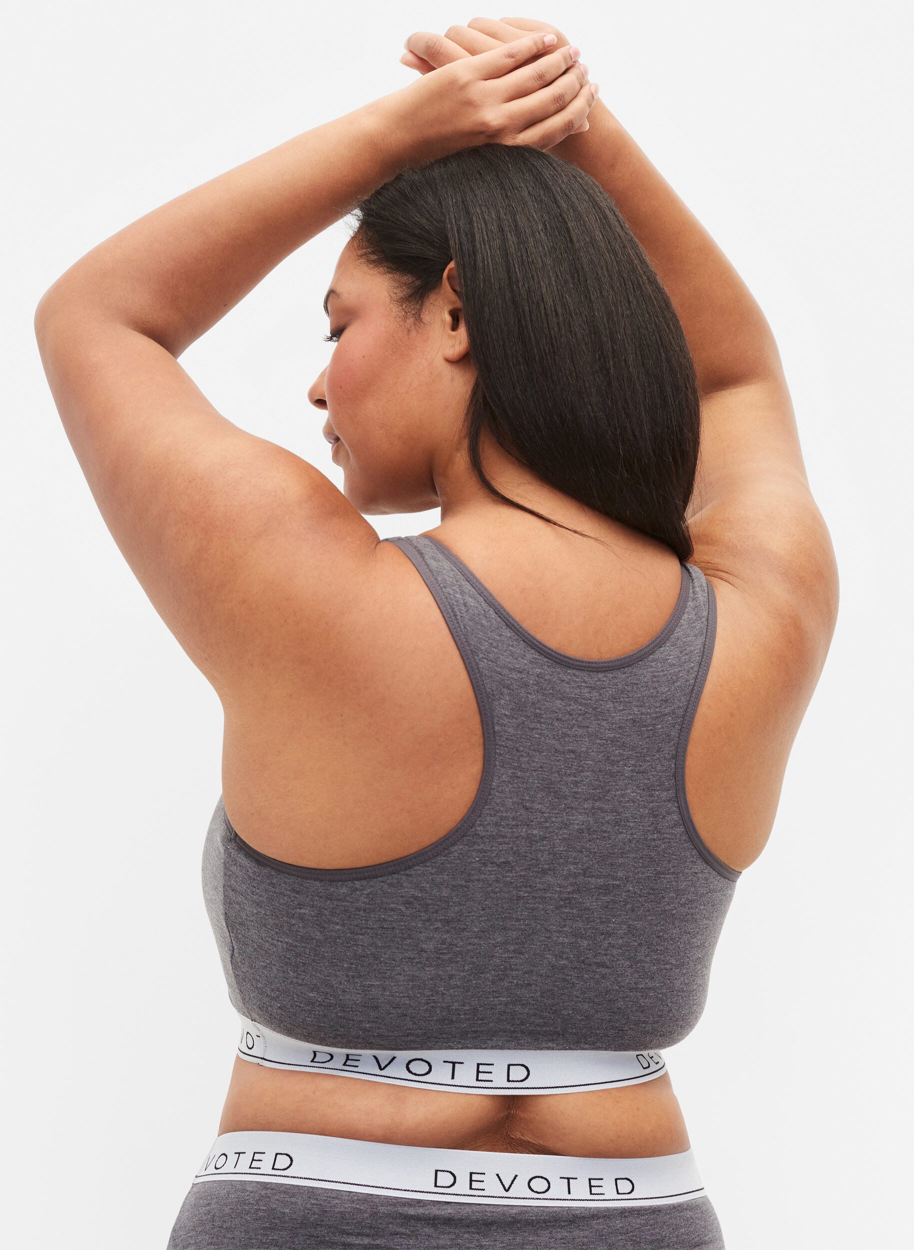 Zizzi Biustonosz o kolorystyce melanzowej z okraglym dekoltem, Medium Grey Melange, Model image number 1