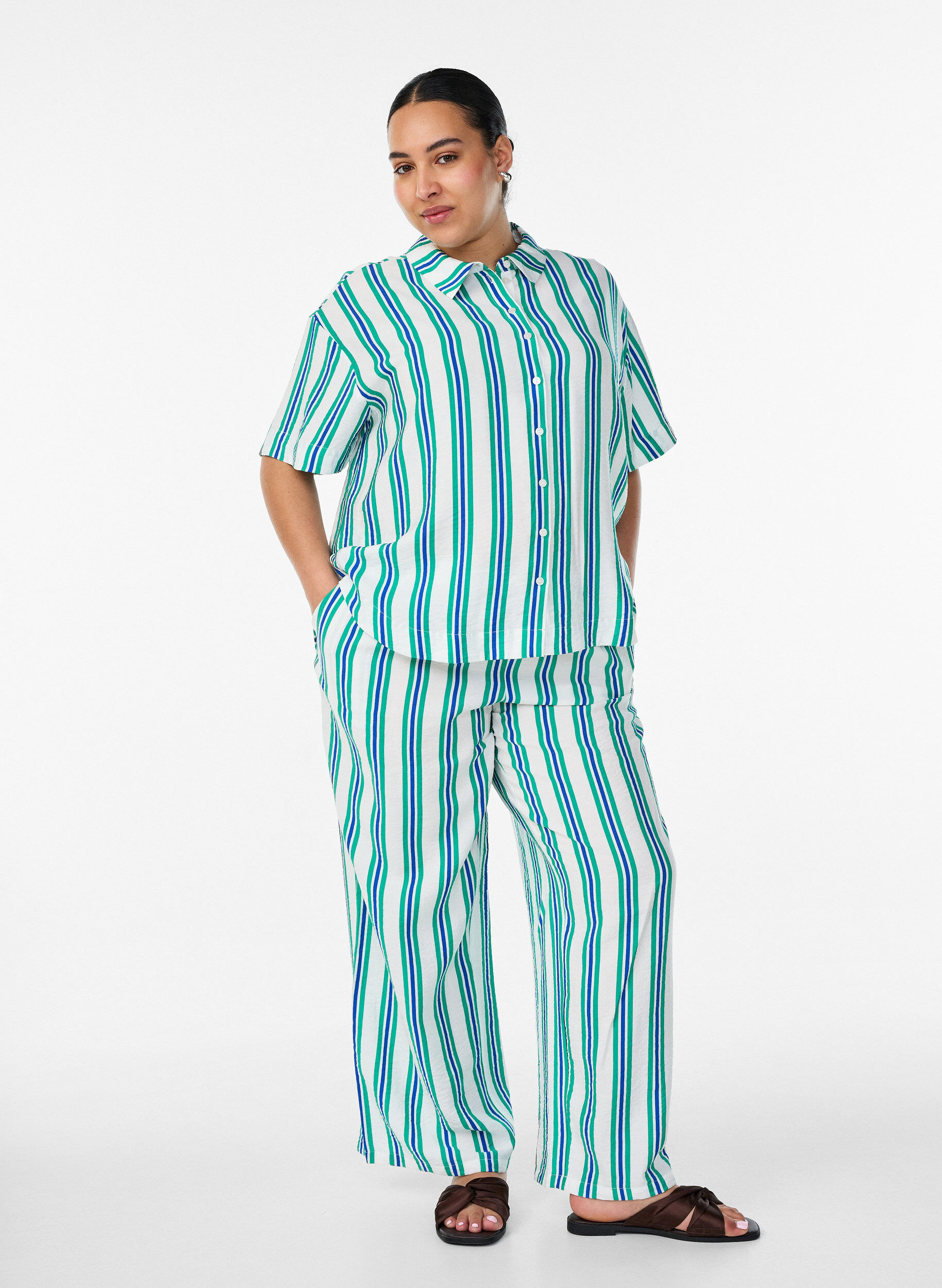 ZizziKoszula z wiskozy w paski z kr&oacute;tkim rekawem, Biały, Model image number 1