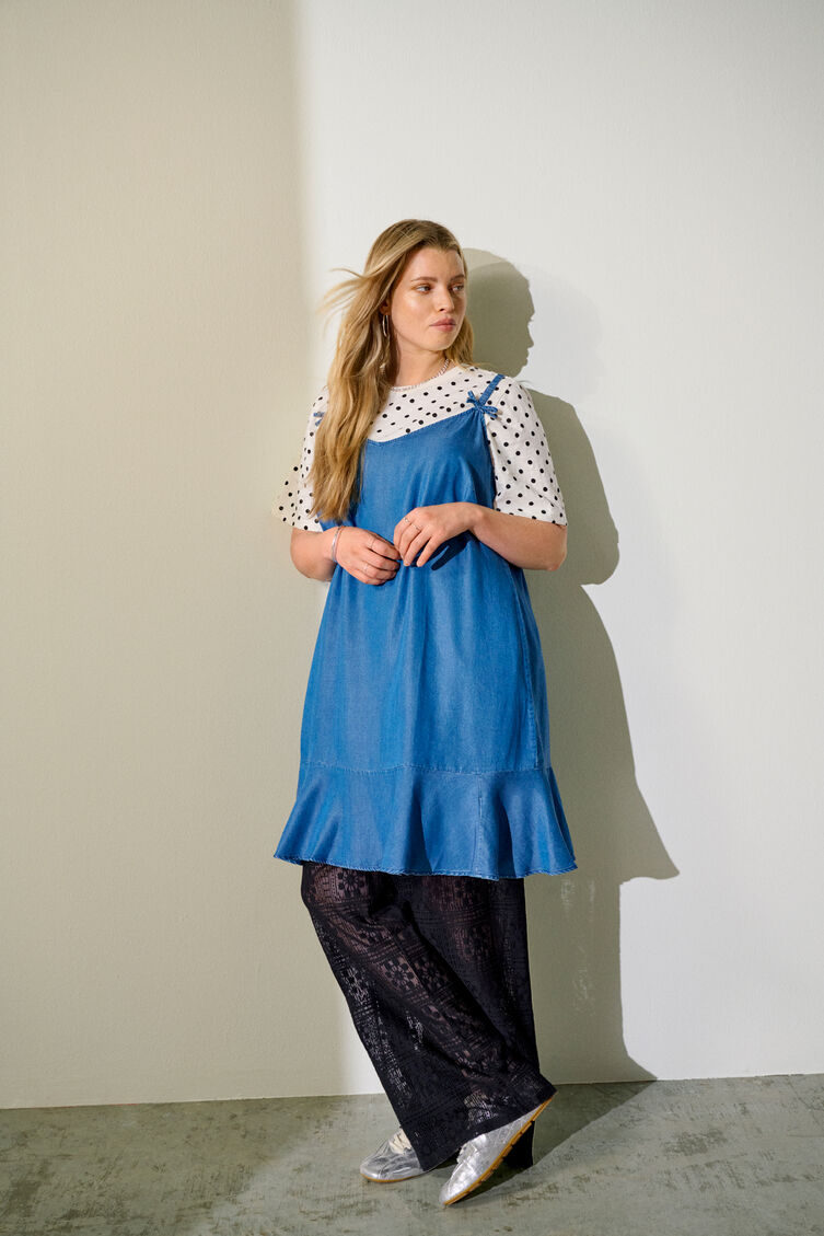 Styl sukienki jeansowej, , Model