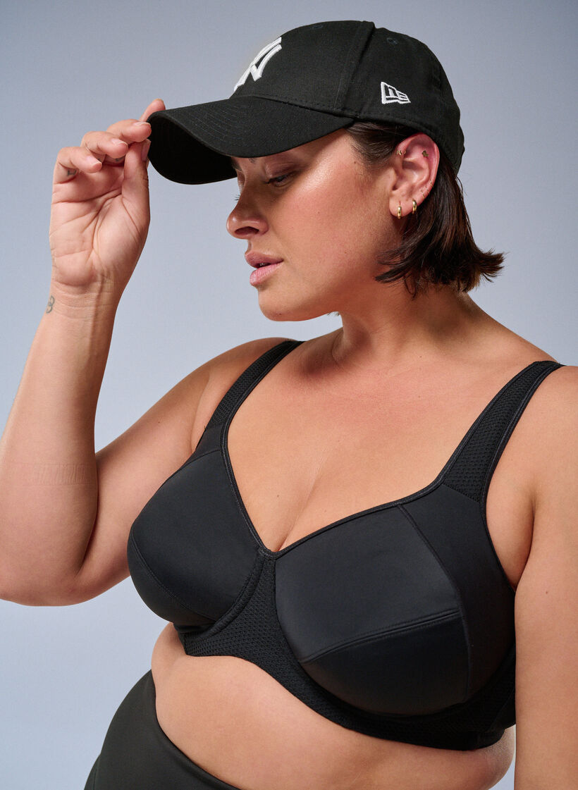 CORE, HIGH SUPPORT WIRE BRA &ndash; biustonosz sportowy z fiszbinami, Czarne, Image image number 0
